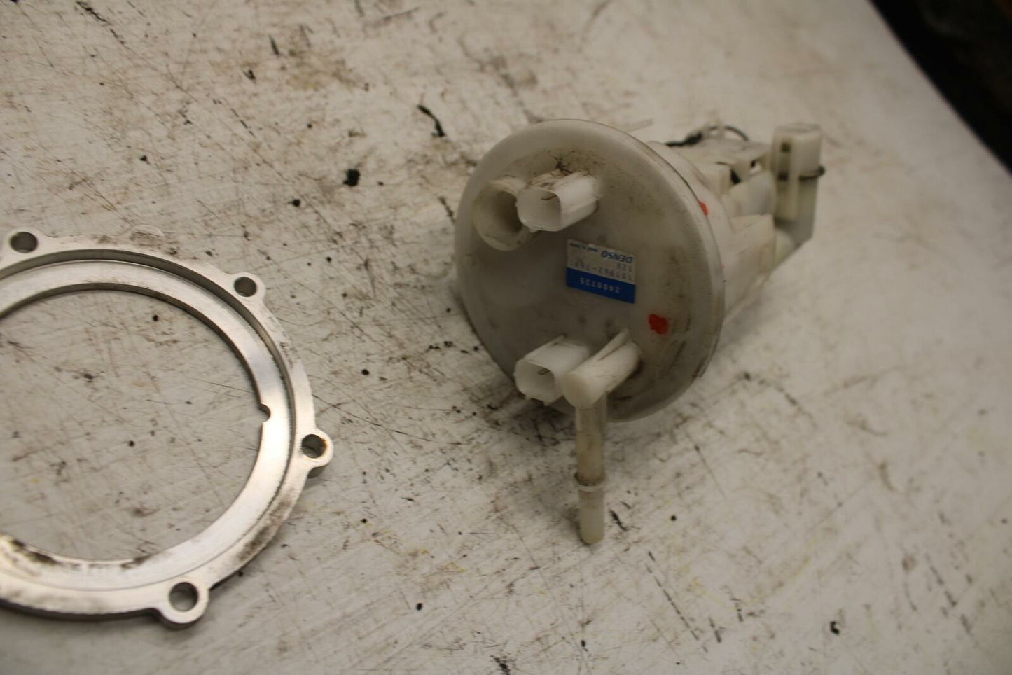 07-16 TRIUMPH STREET TRIPLE FUEL PUMP GAS PETROL SENDER UNIT BB361