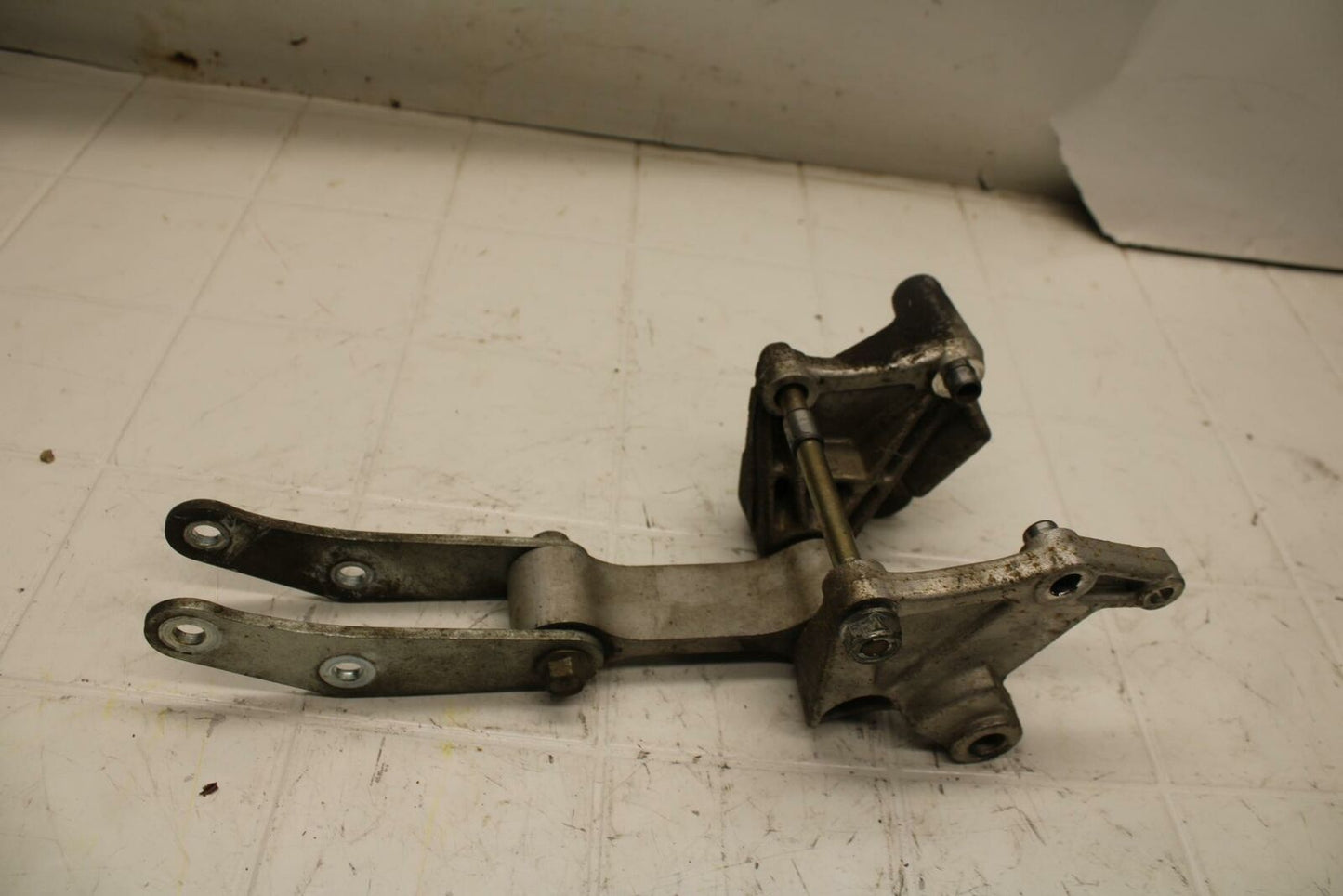 01-06 HONDA CBR600F4I REAR DOGBONE SHOCK LINKAGE LINK BB314