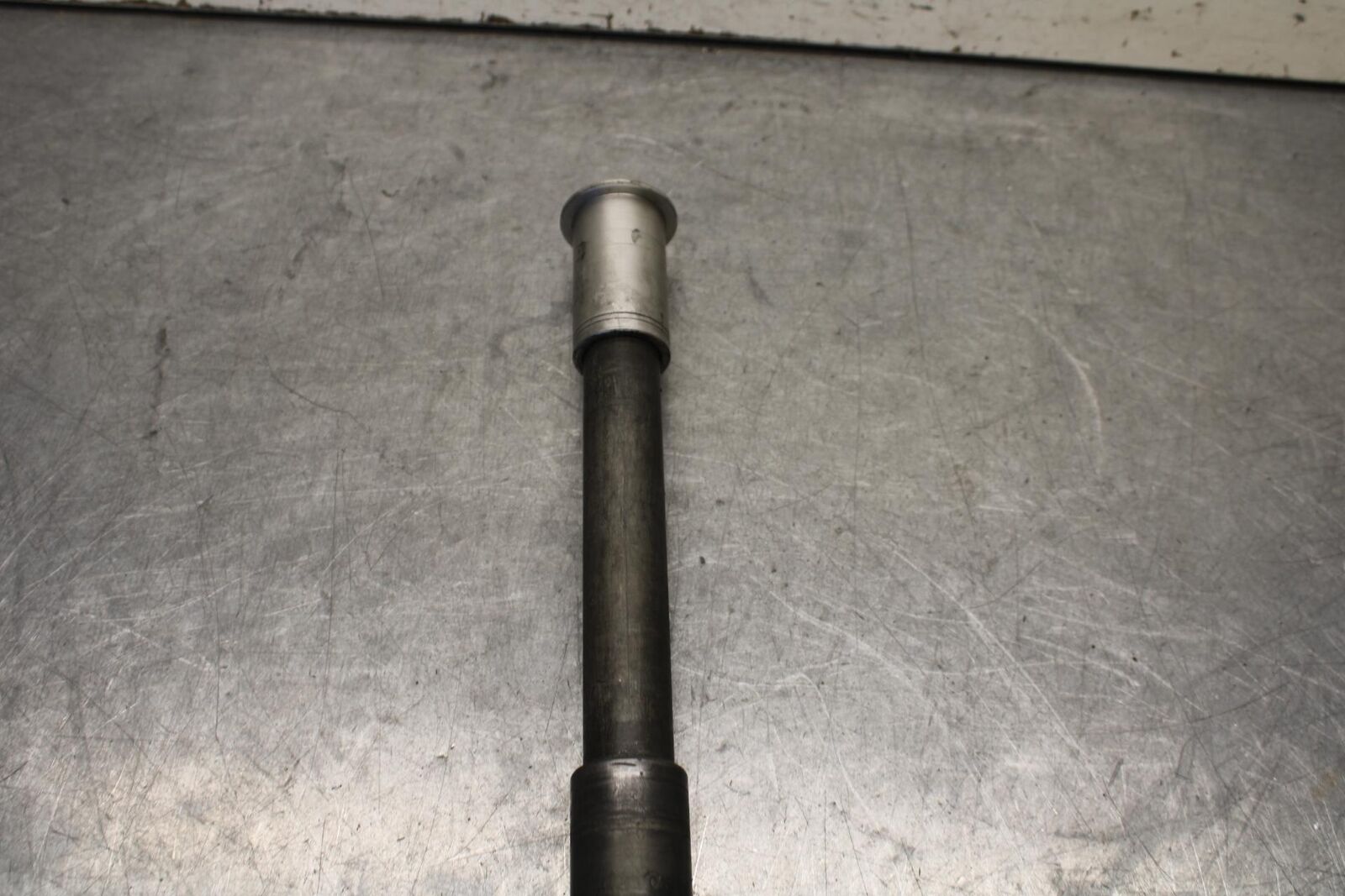 01-03 SUZUKI GSXR600 FRONT WHEEL RIM AXLE PIVOT BOLT 54711-35F00 BB639