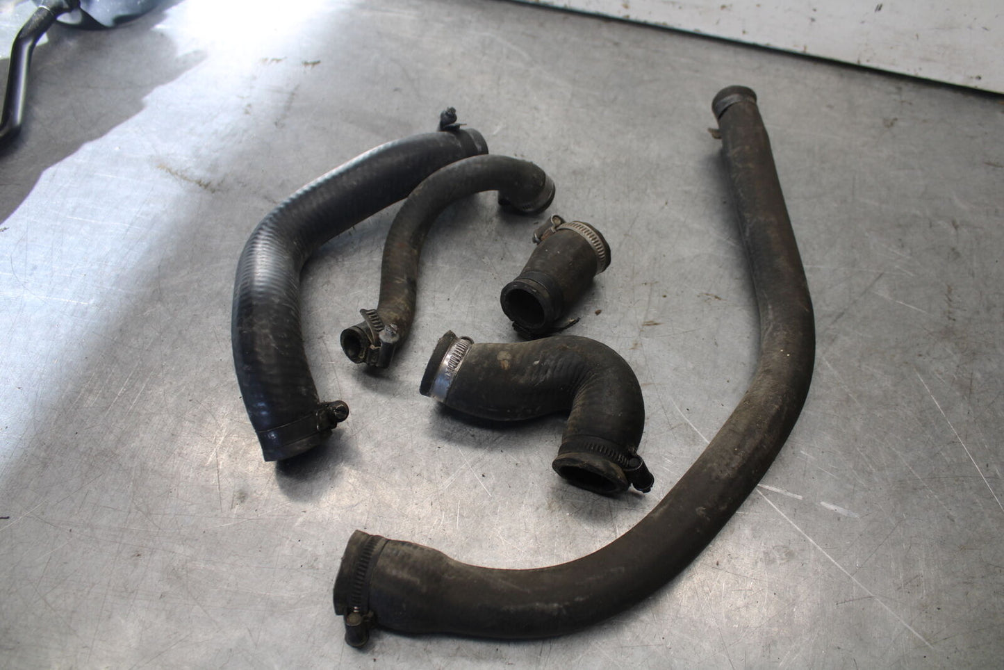 01-06 TRIUMPH TIGER 955I RADIATOR HOSES ENGINE COOLANT WATER PIPES SET BB693