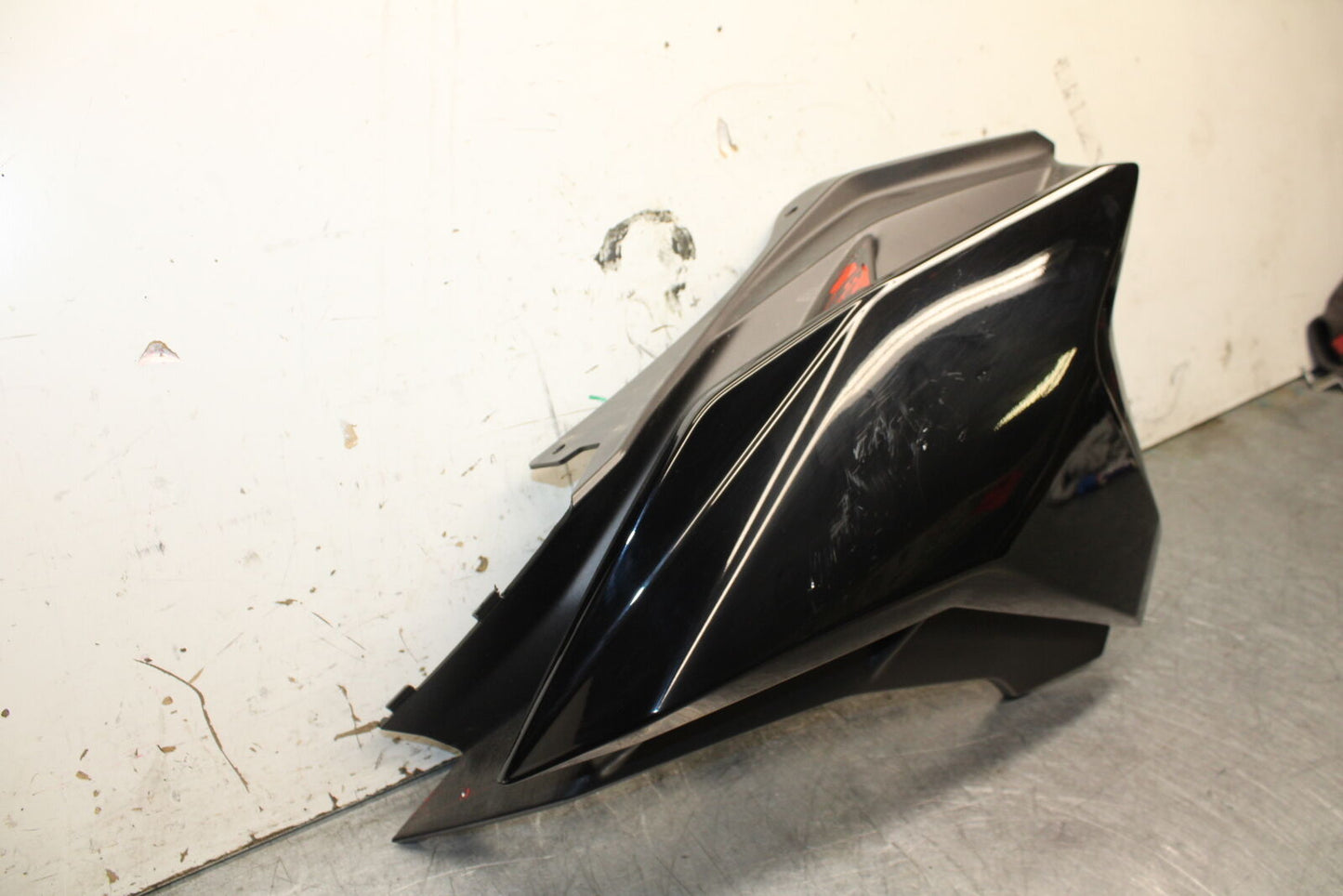 21-24 APRILIA TUONO 660 FACTORY LEFT FRONT UPPER MID SIDE FAIRING PLASTIC BB733