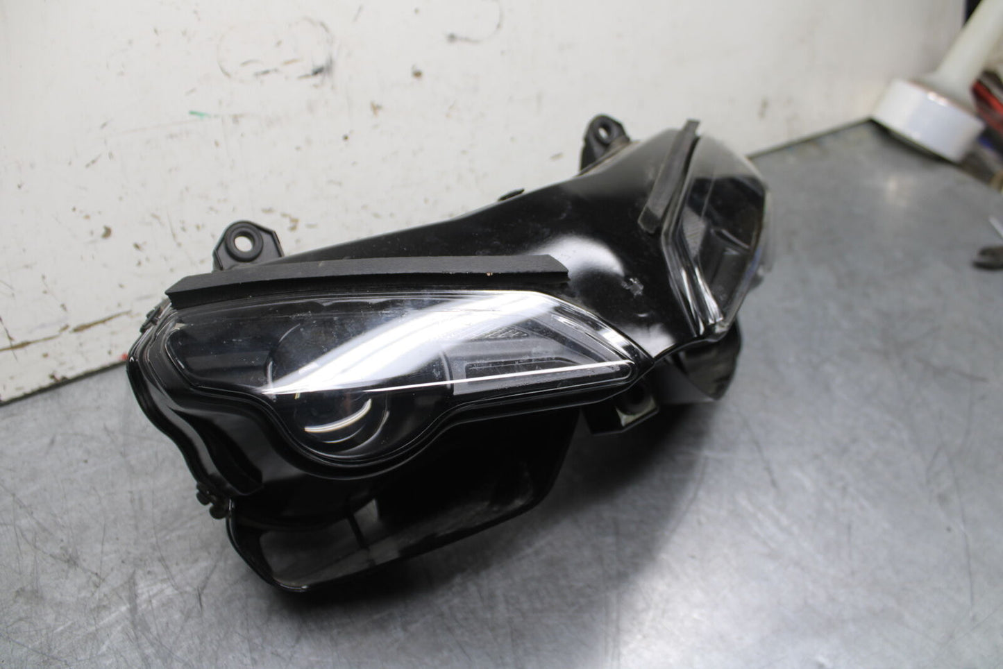 08-13 DUCATI 848 EVO FRONT HEADLIGHT HEAD LIGHT LAMP BB667