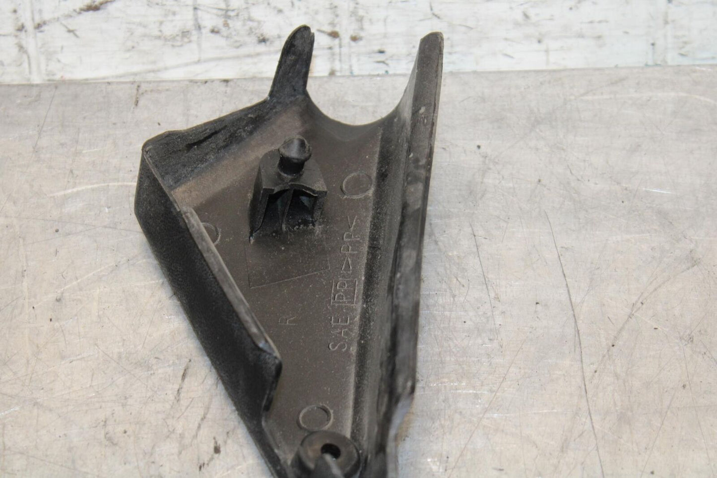 1997 Suzuki Bandit 1200 GSF1200S RIGHT FRAME SIDE COVER COWL PANEL TRIM BB559