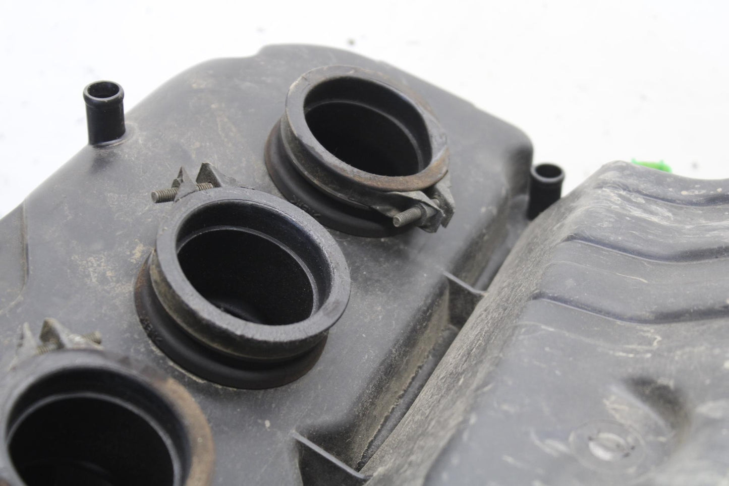 01-03 SUZUKI GSXR600 AIRBOX AIR INTAKE FILTER BOX 13700-39F00 BB633