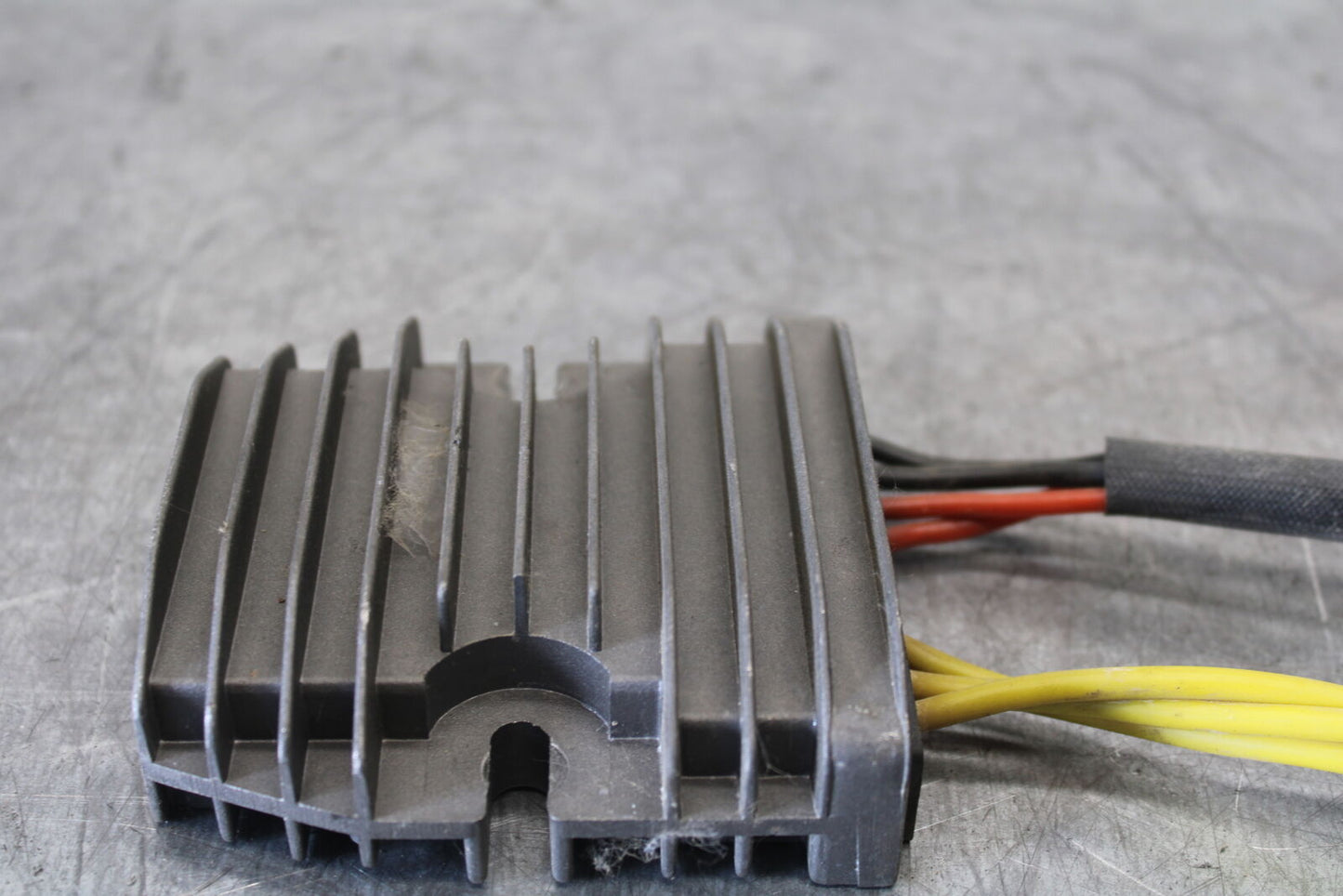 01-06 TRIUMPH TIGER 955I RECTIFIER VOLTAGE REGULATOR BB693