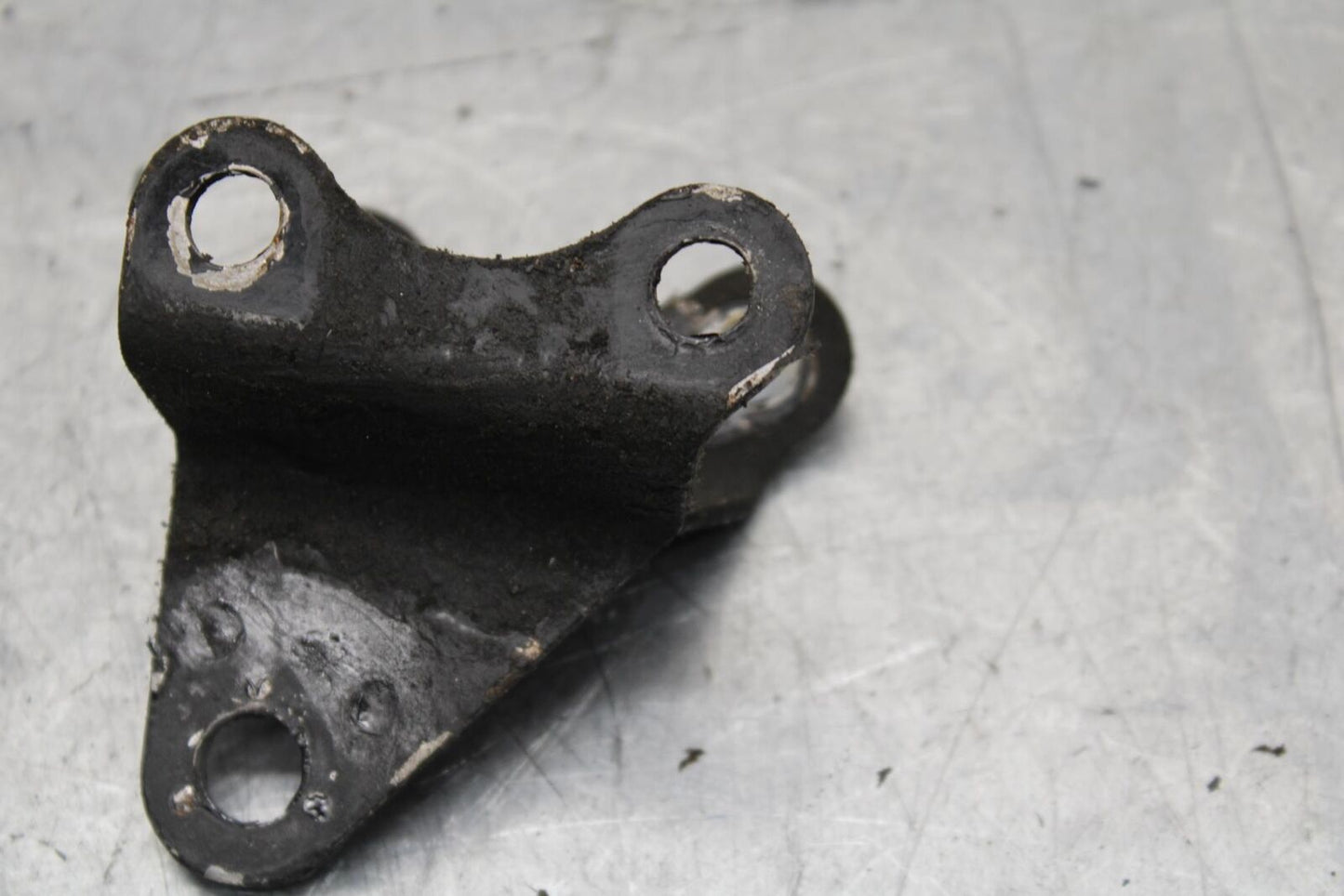1979 Yamaha XS1100 ENGINE MOUNT MOTOR BRACKET BB572