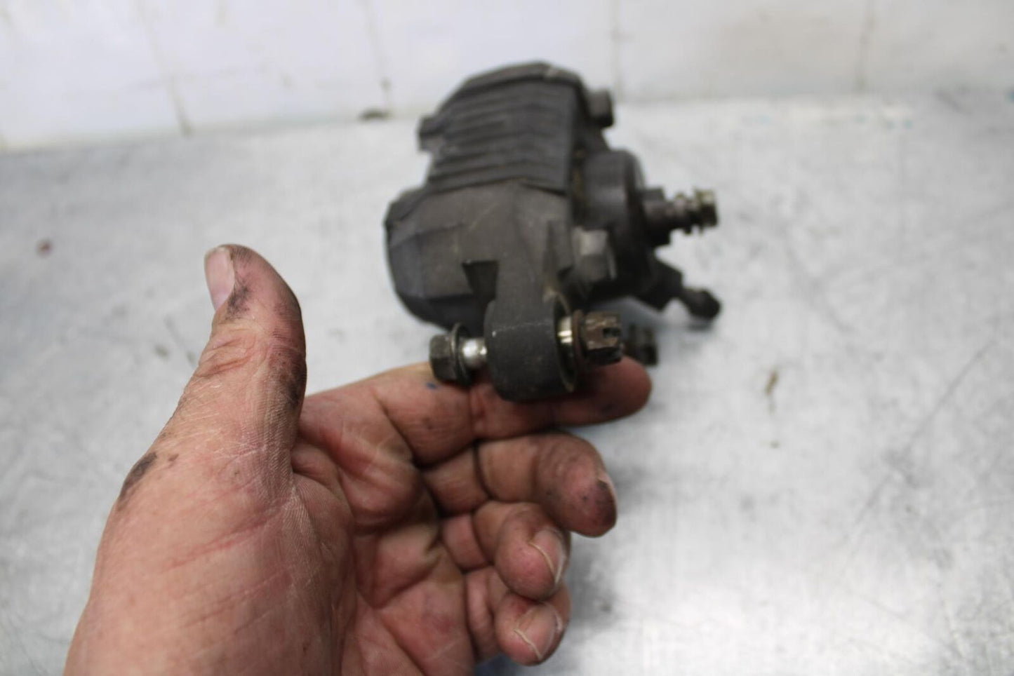 91-92 SUZUKI GSXR1100 GSXR 1100M REAR BACK BRAKE CALIPER BB435