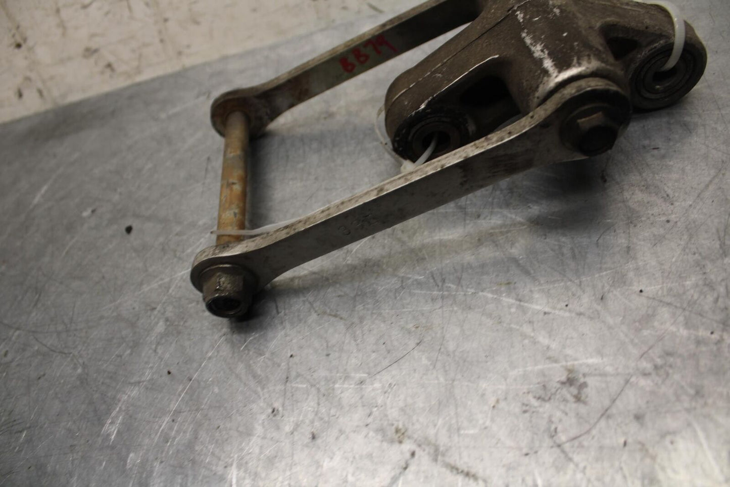 1997 Suzuki GSXR750 REAR DOGBONE SHOCK LINKAGE LINK BB39