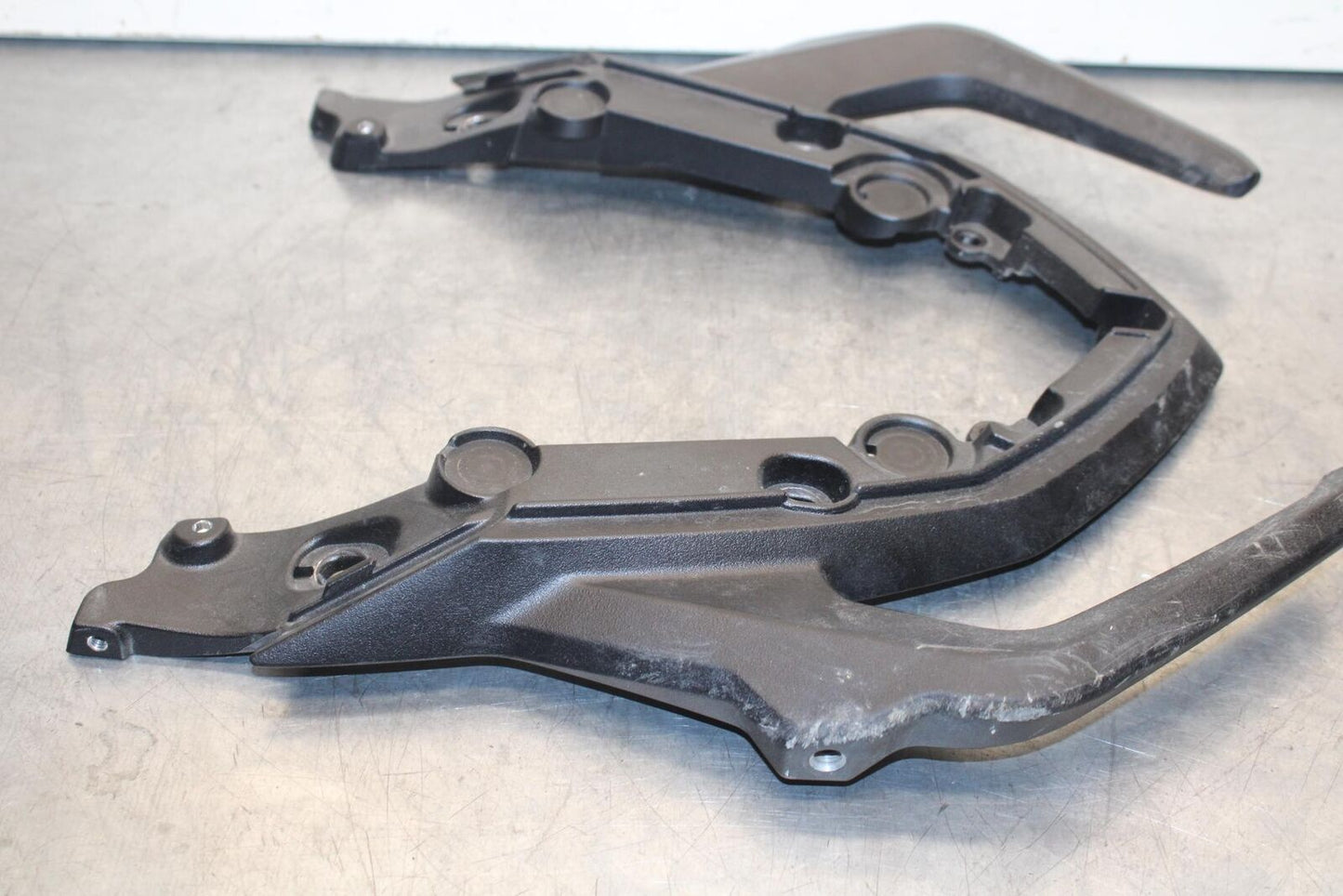 20-23 BMW F900R REAR PASSENGER REAR SEAT GRAB BAR HANDLE BB603