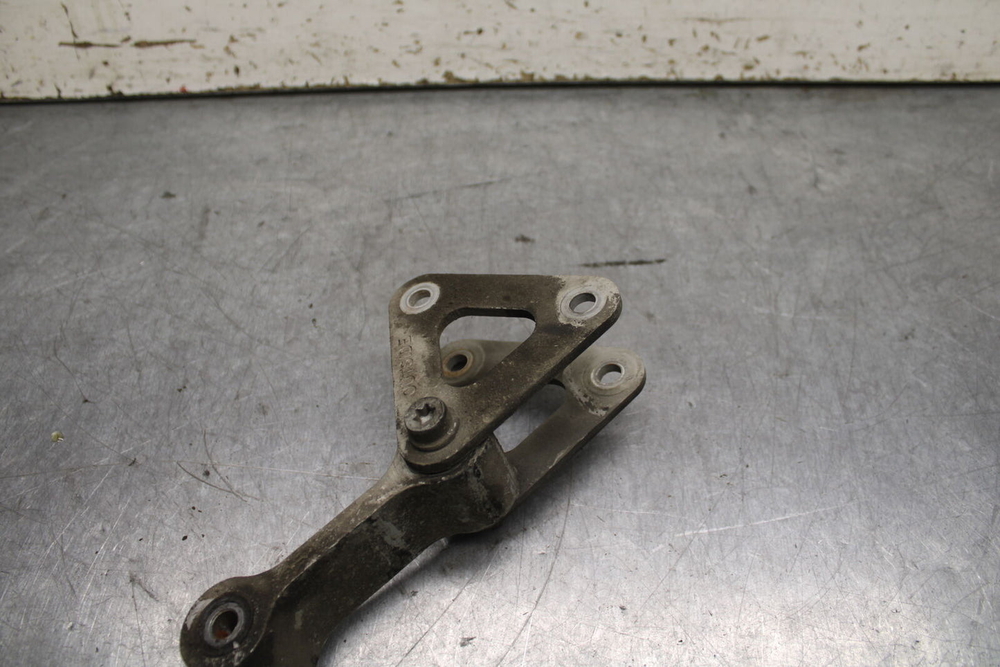 03-04 TRIUMPH DAYTONA 600 REAR DOGBONE SHOCK LINKAGE LINK BB745