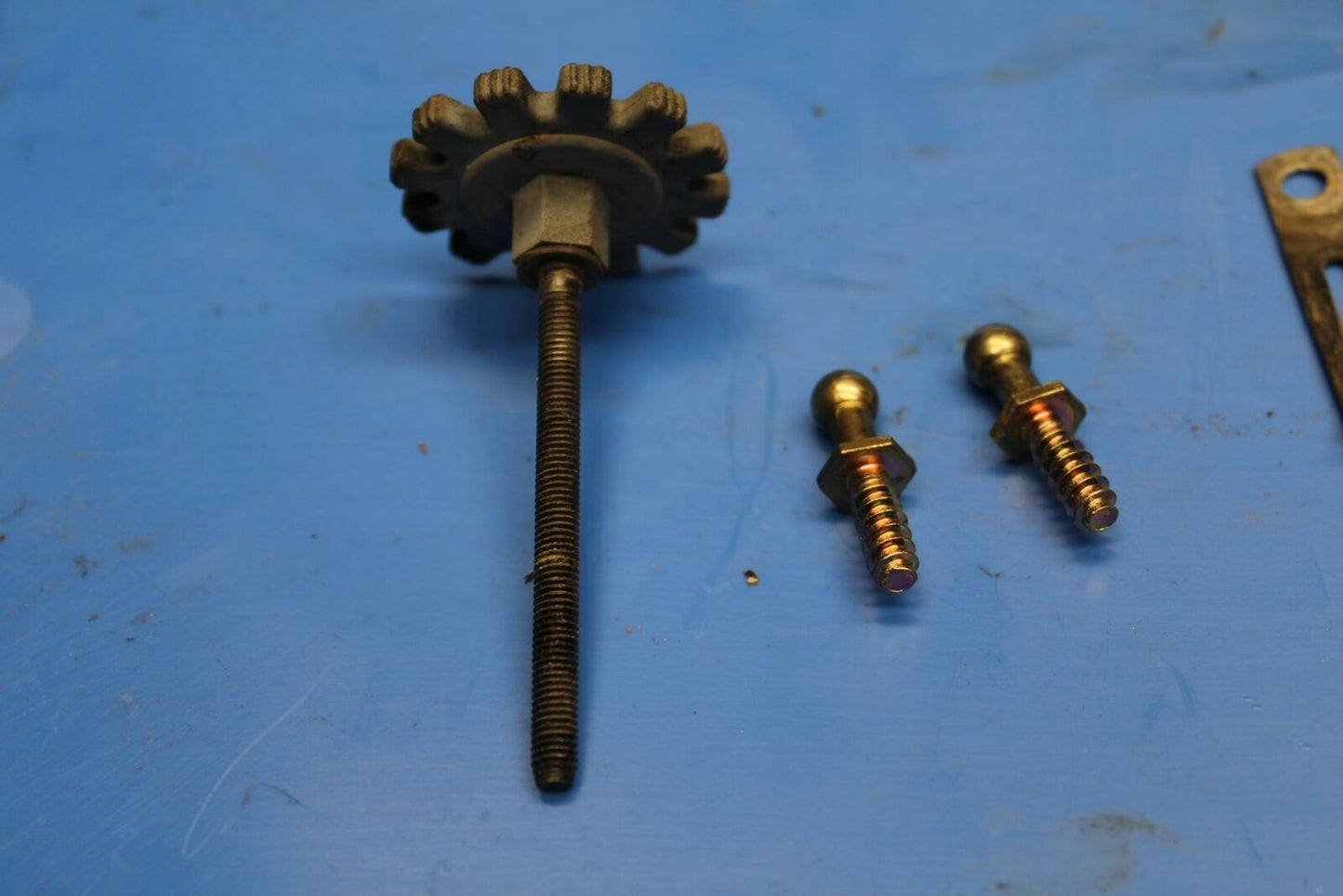 86 SUZUKI GSXR1100 G HEADLIGHT HEAD LIGHT LAMP ADJUSTER PINS HARDWARE BB227