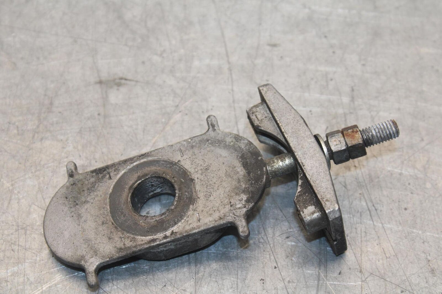 1988 Yamaha FZ600 SWINGARM CHAIN TENSIONER ADJUSTMENT PAIR SET BB601