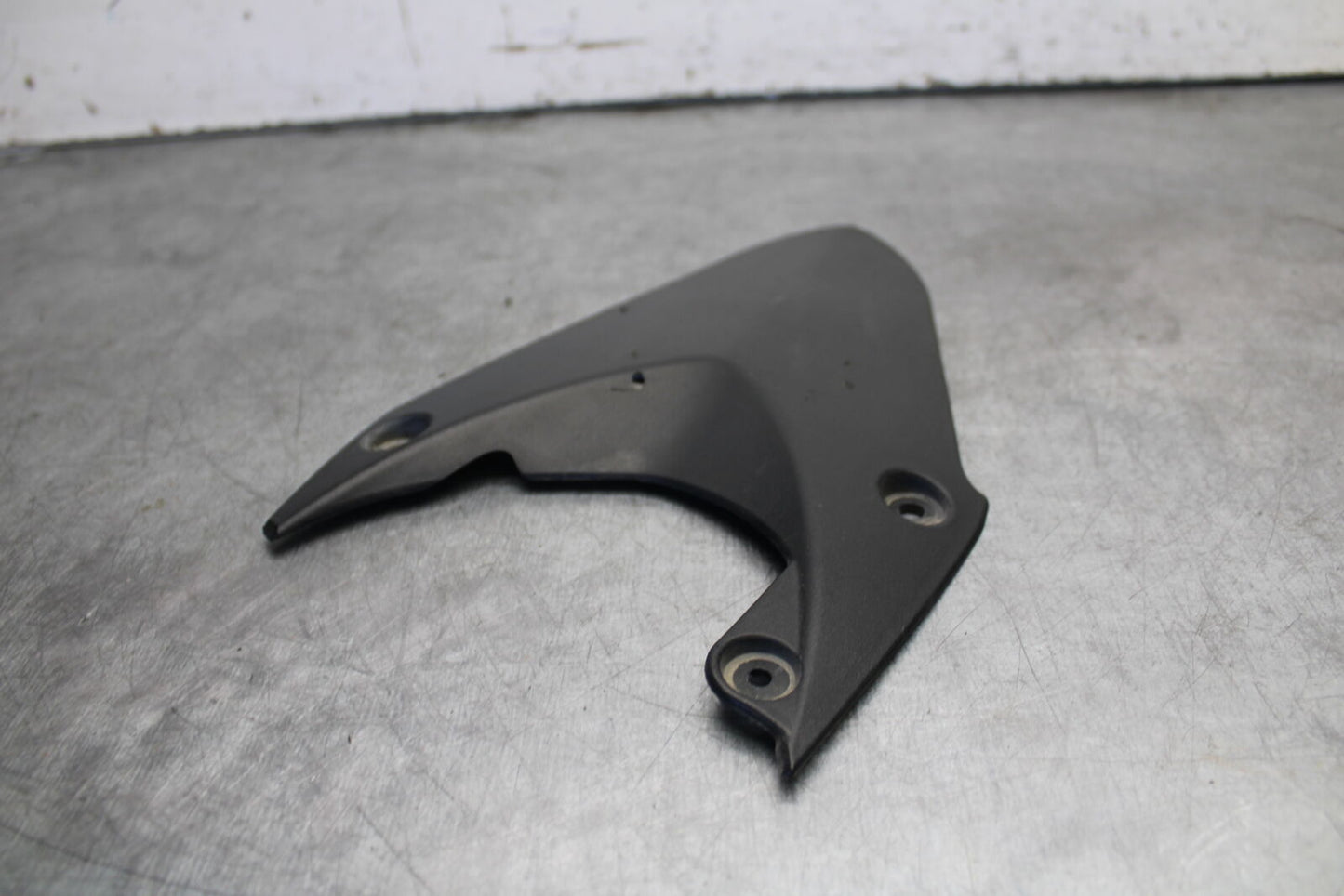 07-08 TRIUMPH DAYTONA 675 REAR BACK WHEEL TIRE HUGGER FENDER BB685