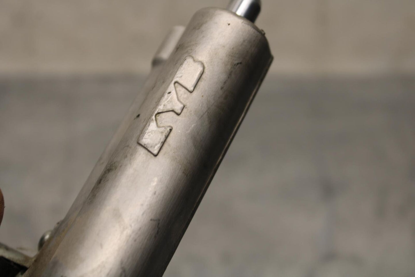 20 SUZUKI GSXR 1000 STEERING DAMPER STABILIZER BB597