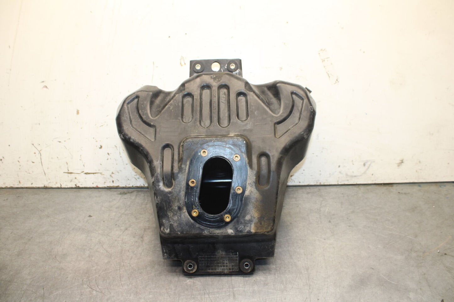 13-16 KTM 390 DUKE GAS TANK FUEL CELL PETROL RESERVOIR BB748