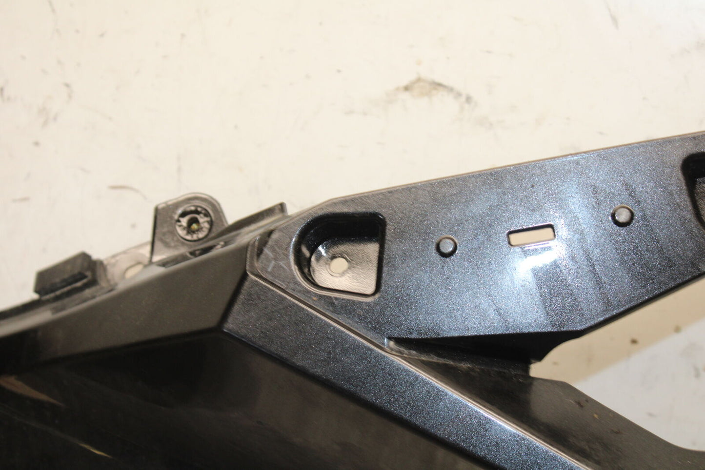 18-23 KAWASAKI NINJA 400 RIGHT MID UPPER SIDE FAIRING COWL PLASTIC BB660