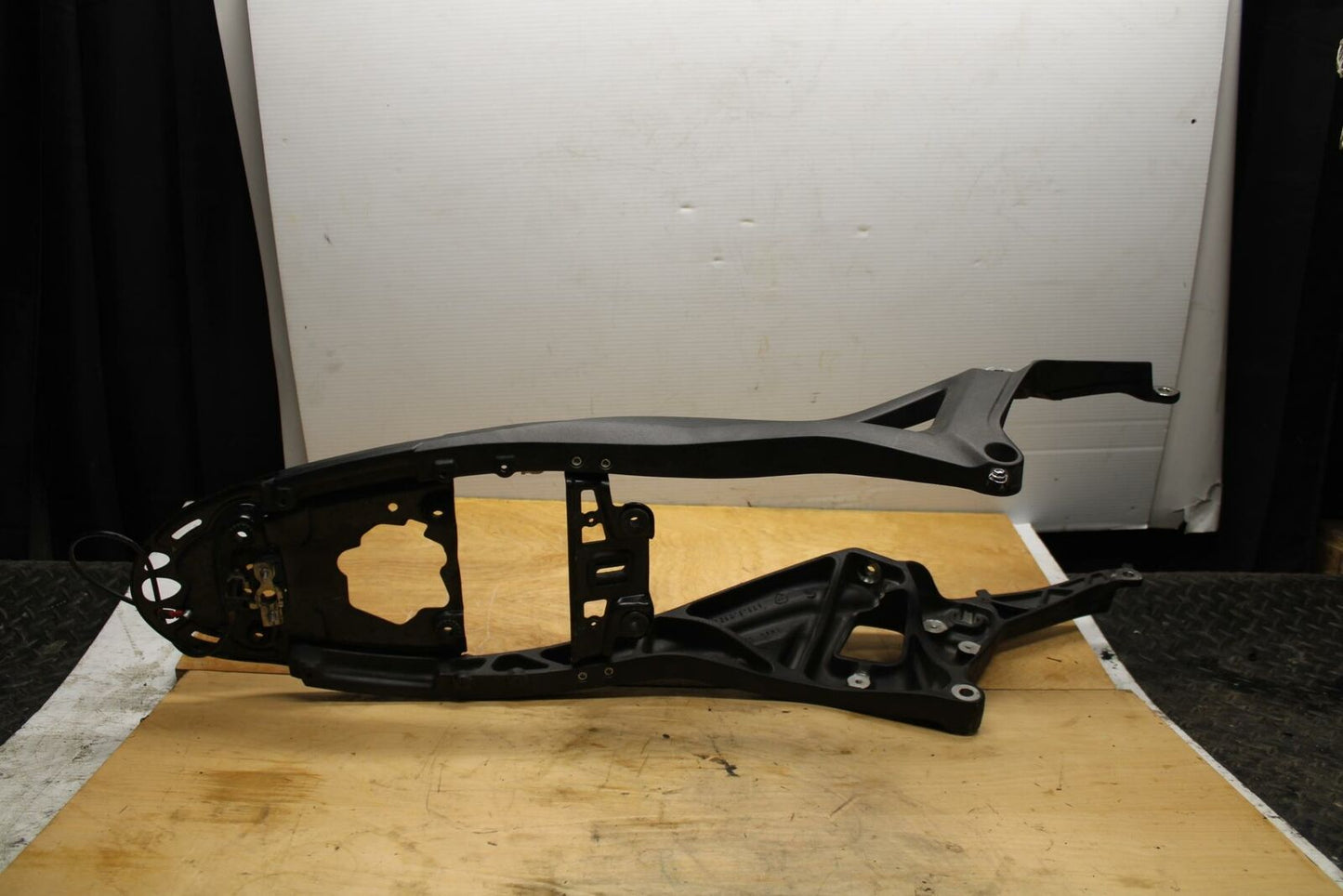 08-14 DUCATI MONSTER 696 REAR BACK TAIL SUBFRAME SUB FRAME BB324