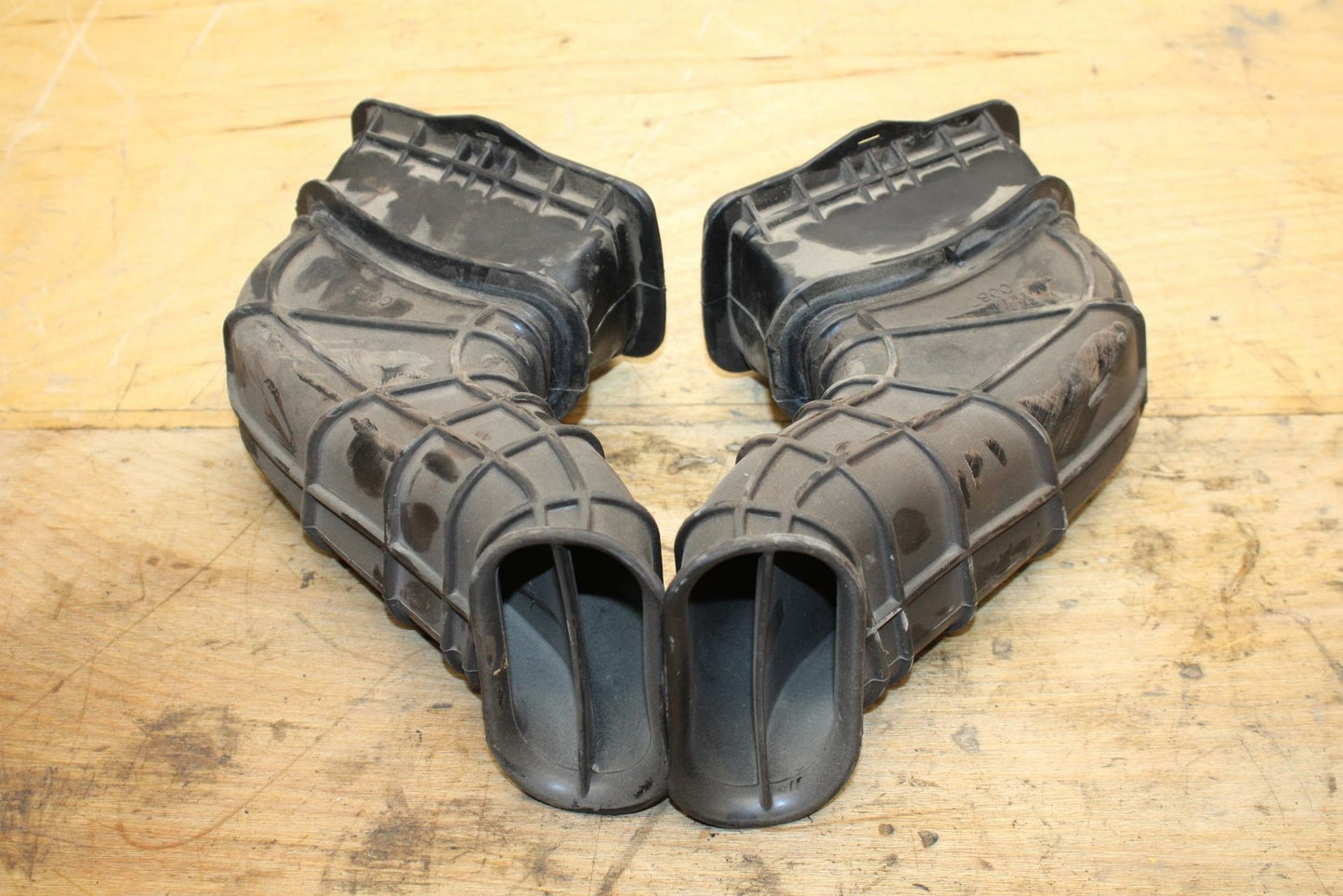 04-05 KAWASAKI NINJA ZX10R RIGHT LEFT AIR INTAKE DUCTS BB322