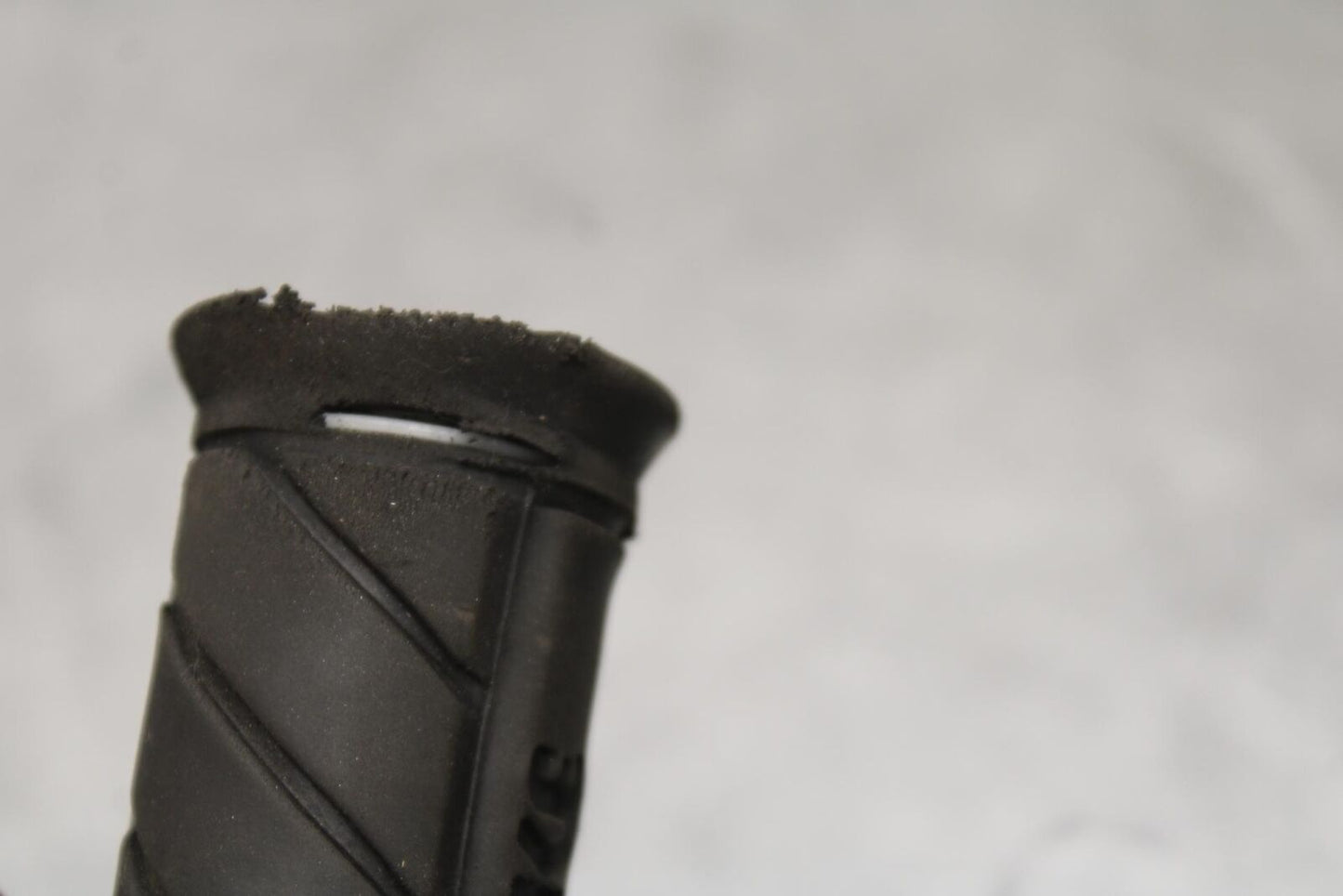 01-03 SUZUKI GSXR600 RIGHT THROTTLE GRIP BB639