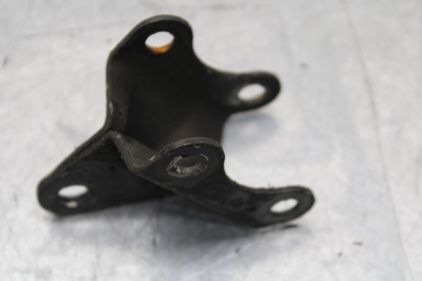 1979 Yamaha XS1100 ENGINE MOUNT MOTOR BRACKET BB572