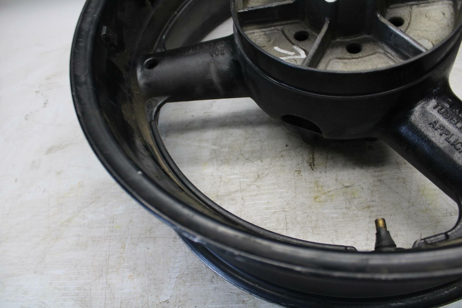 00-07 SUZUKI HAYABUSA REAR WHEEL BACK RIM64111-33E11-35W BB281