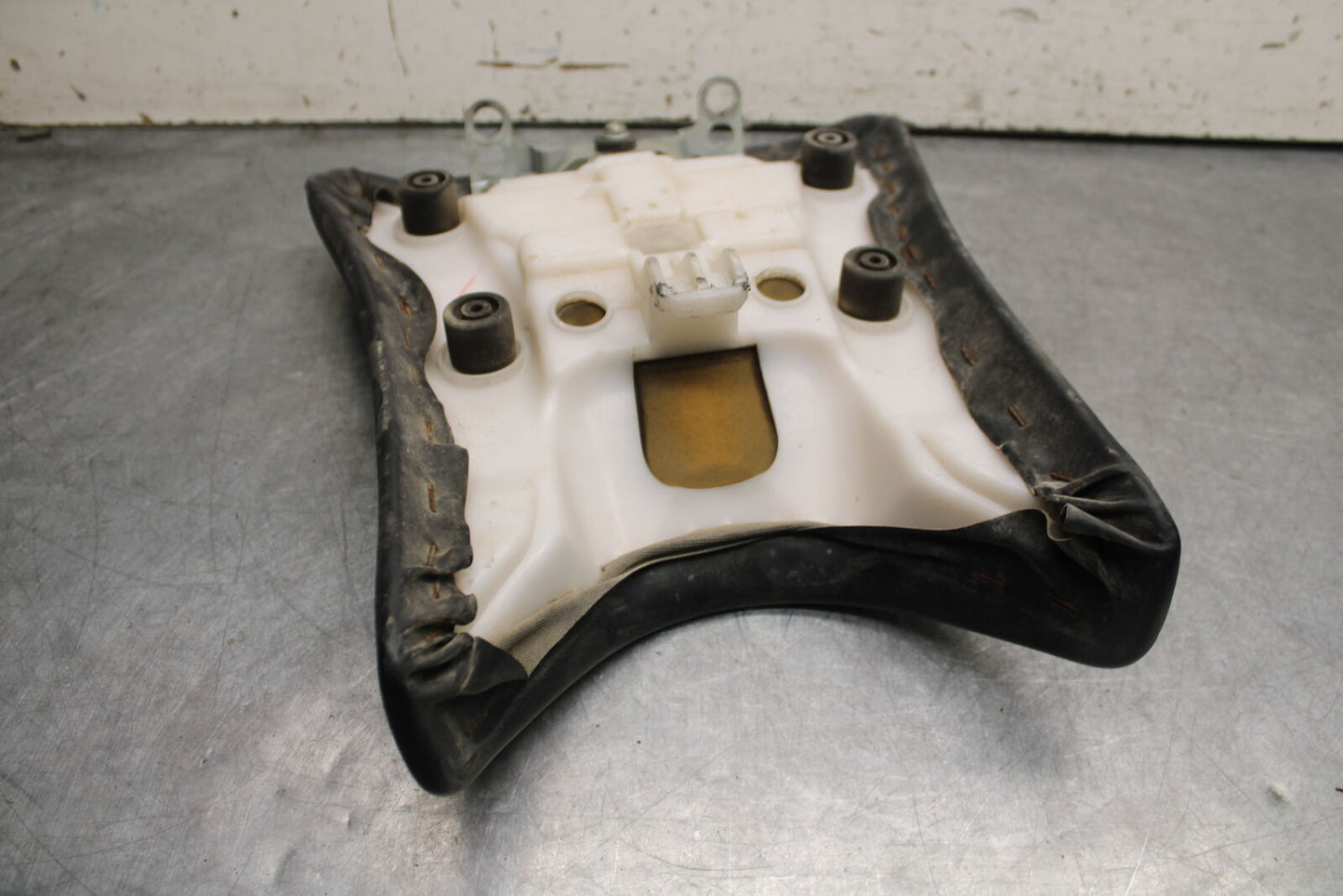 09-15 YAMAHA FZ6R FRONT DRIVERS SEAT PAD SADDLE PILLION BB686