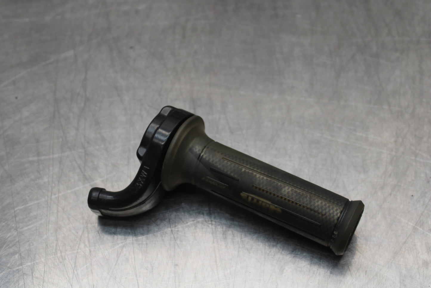 04-05 KAWASAKI NINJA ZX10R THROTTLE CABLE LINE HOUSING GUIDE BB163