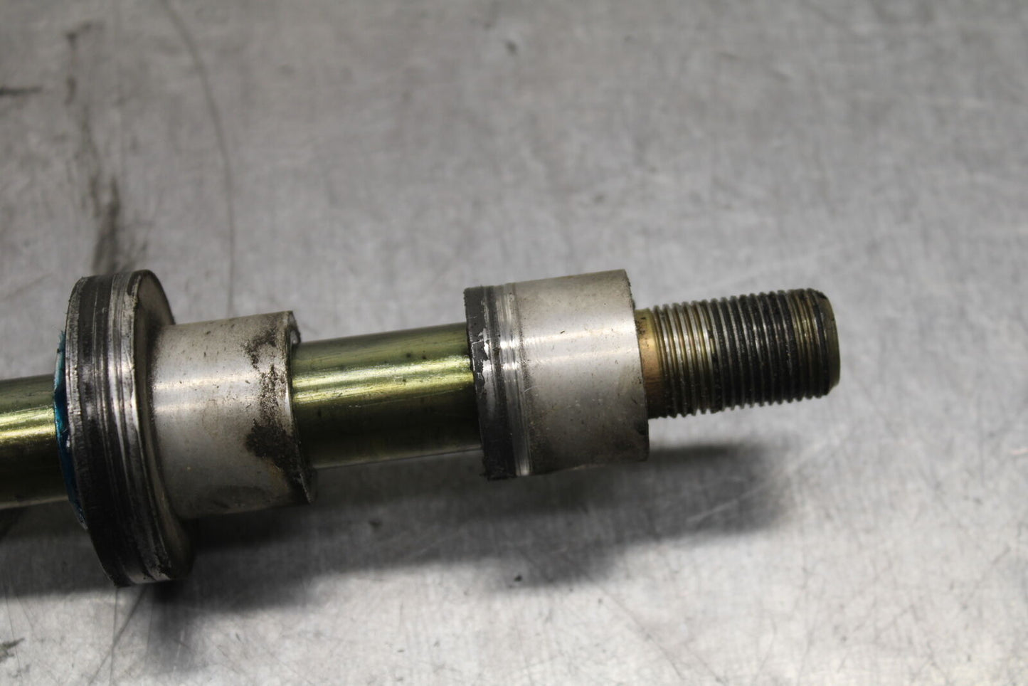 03-04 TRIUMPH DAYTONA 600 FRONT WHEEL RIM AXLE PIVOT BOLT BB745
