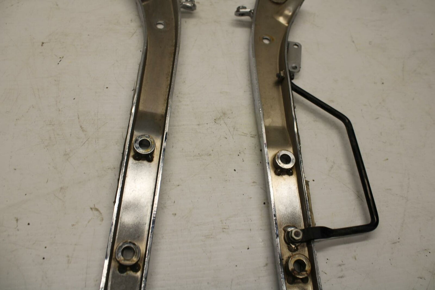 00-07 HONDA SHADOW SABRE 1100 REAR PASSENGER FENDER GRAB RAIL BB350