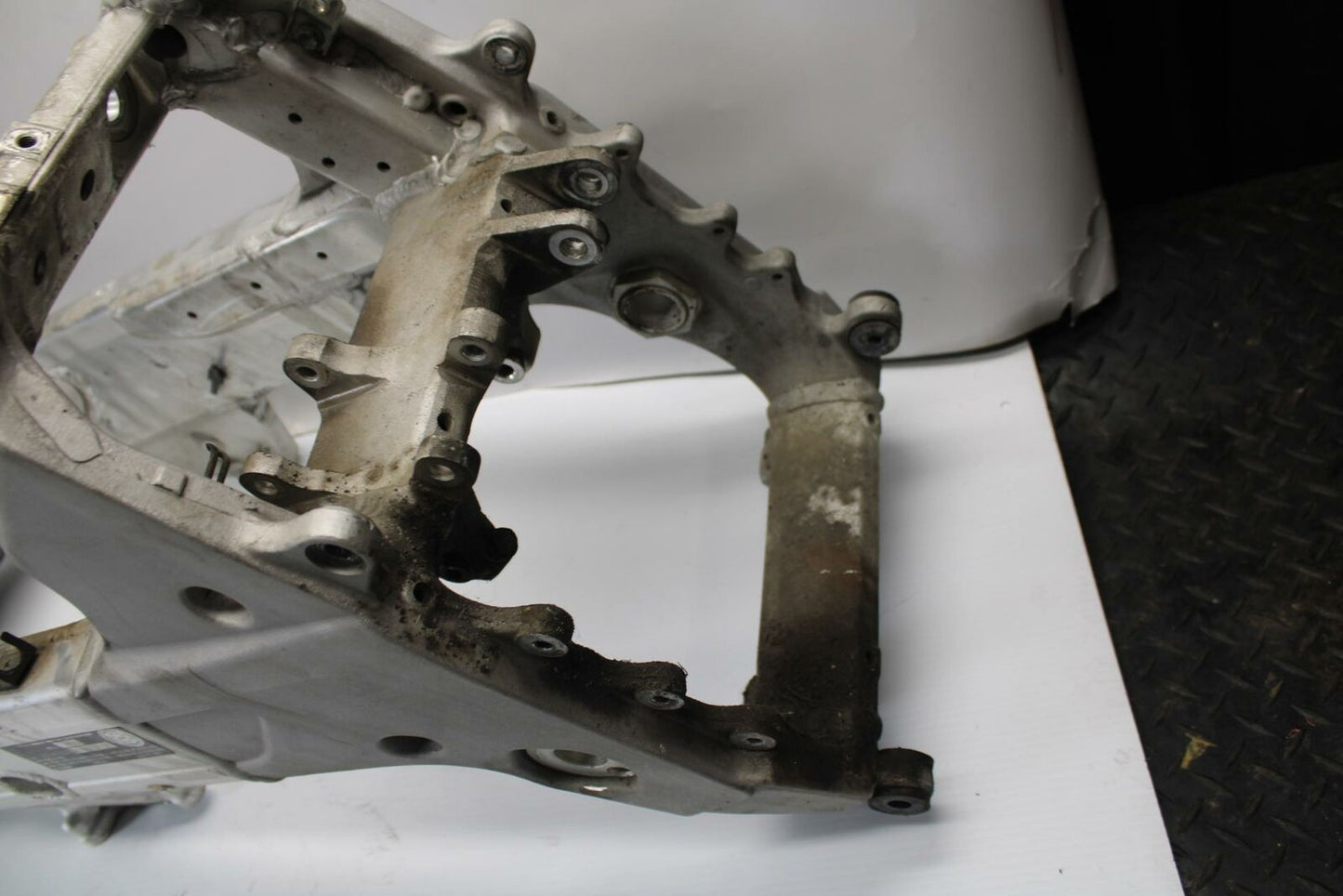 98-03 SUZUKI TL1000R FRAME CHASSIS BB267