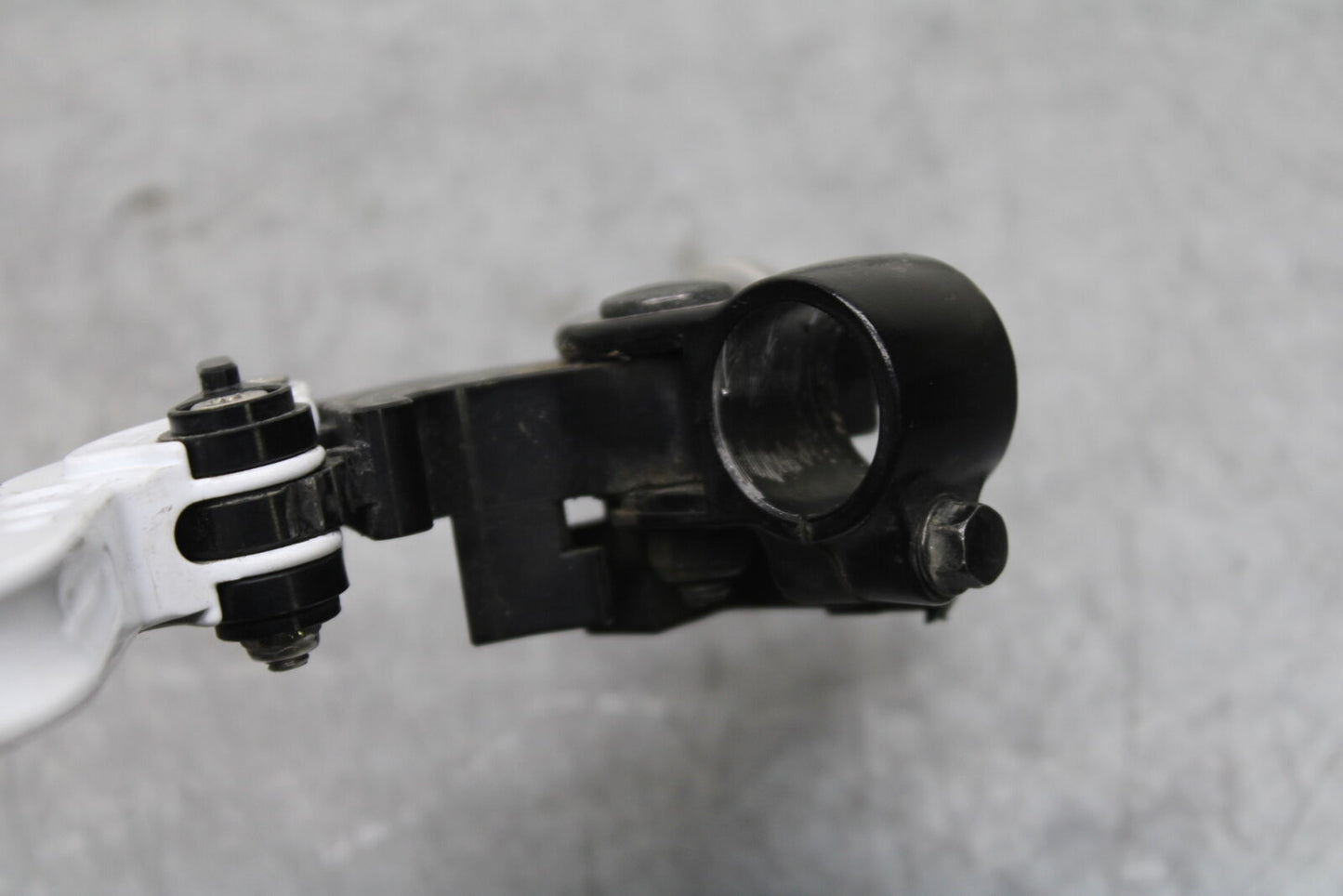 08-09 SUZUKI GSXR600 CLUTCH PERCH MOUNT WITH LEVER BB728
