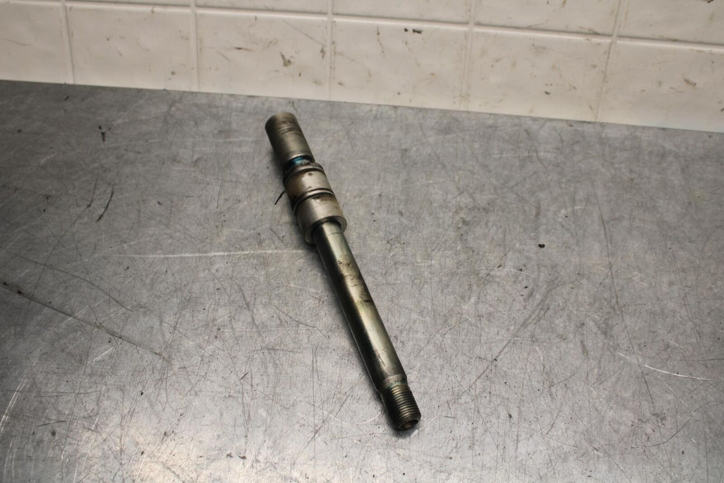 2009 Triumph Daytona 675 FRONT WHEEL RIM AXLE PIVOT BOLT T2000650 BB584