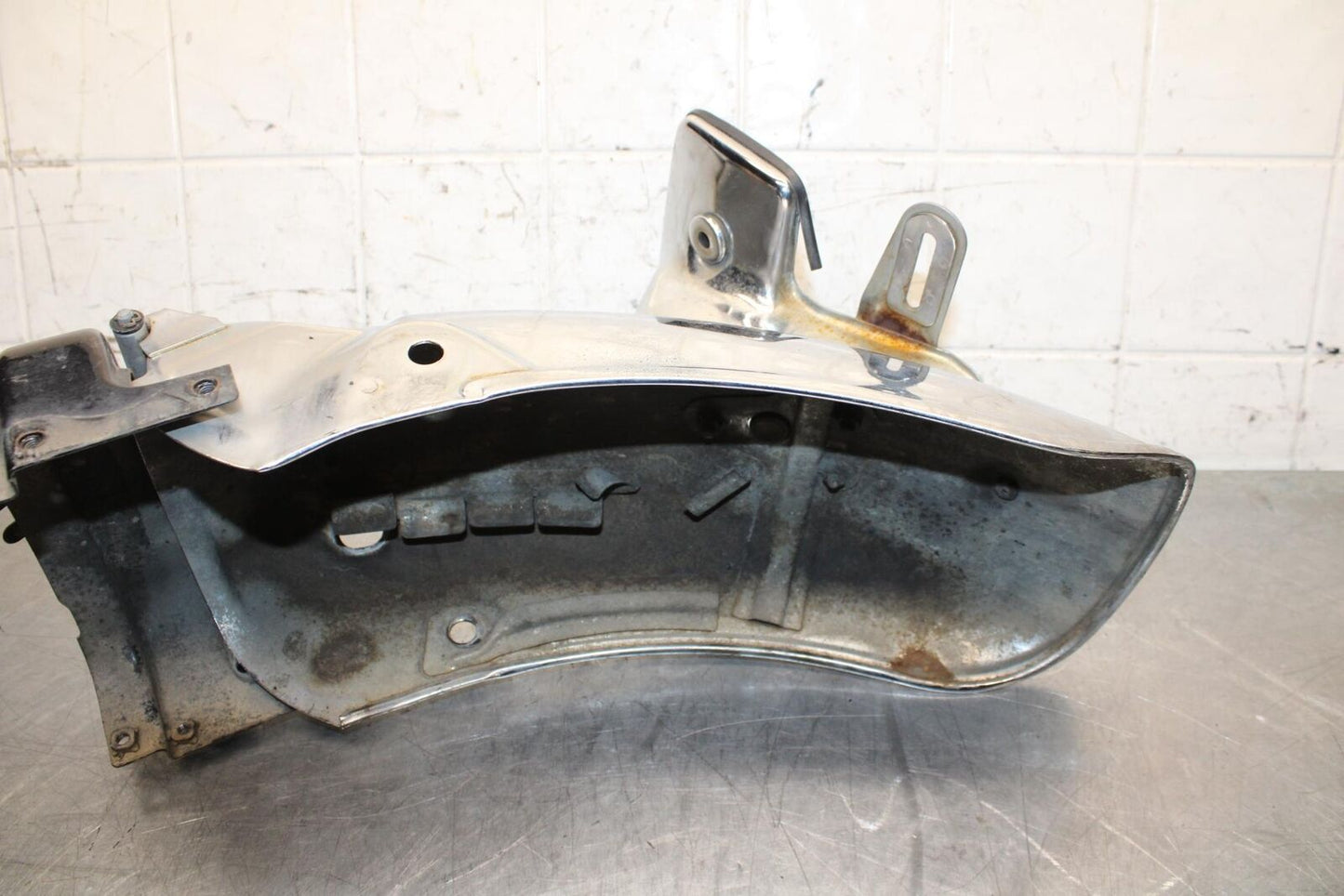 1979 Yamaha XS1100 REAR BACK WHEEL FENDER MUD GUARD 2H7-21613-00-91 BB572