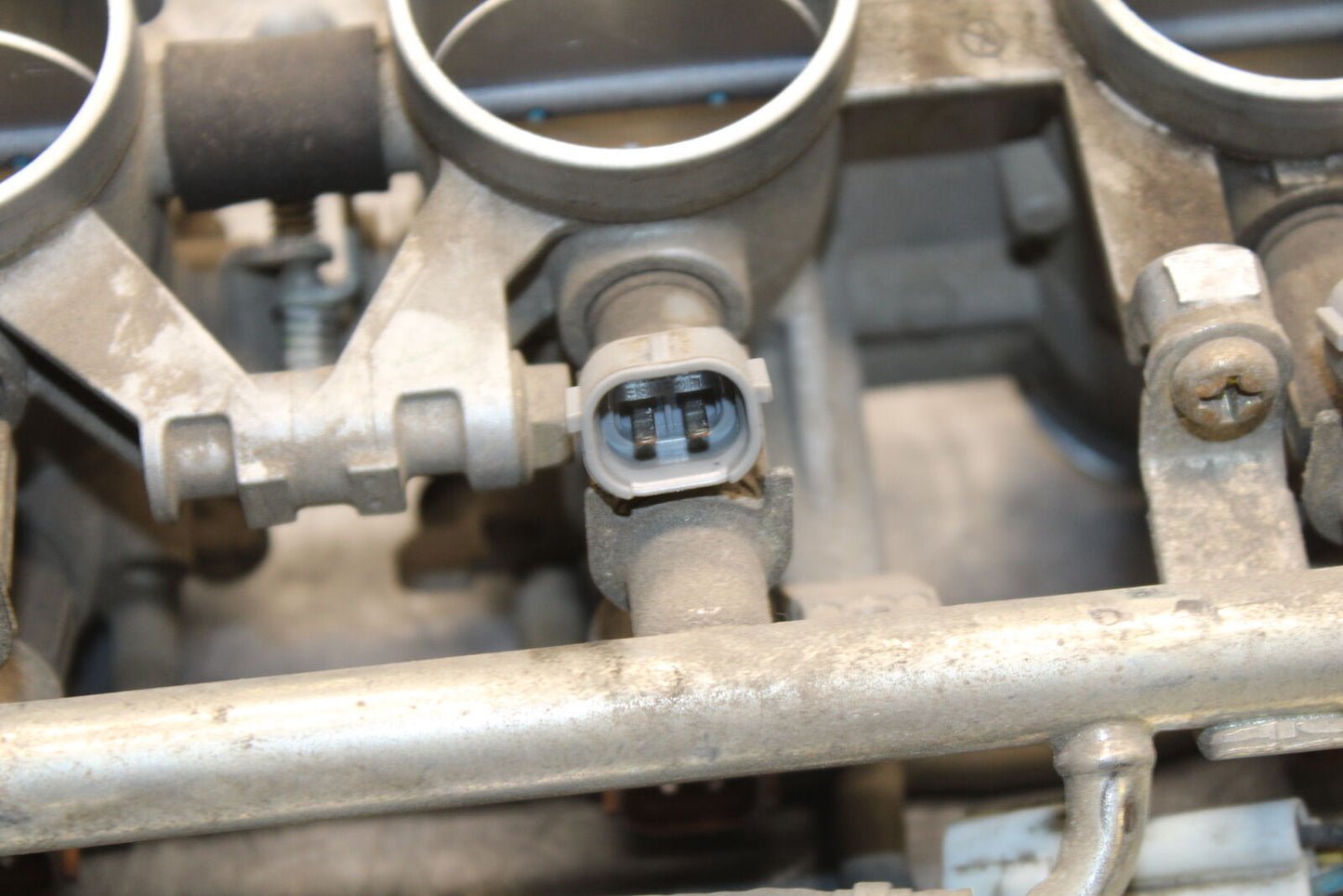 06-07 SUZUKI GSXR 600 MAIN FUEL INJECTORS / THROTTLE BODIES BB737