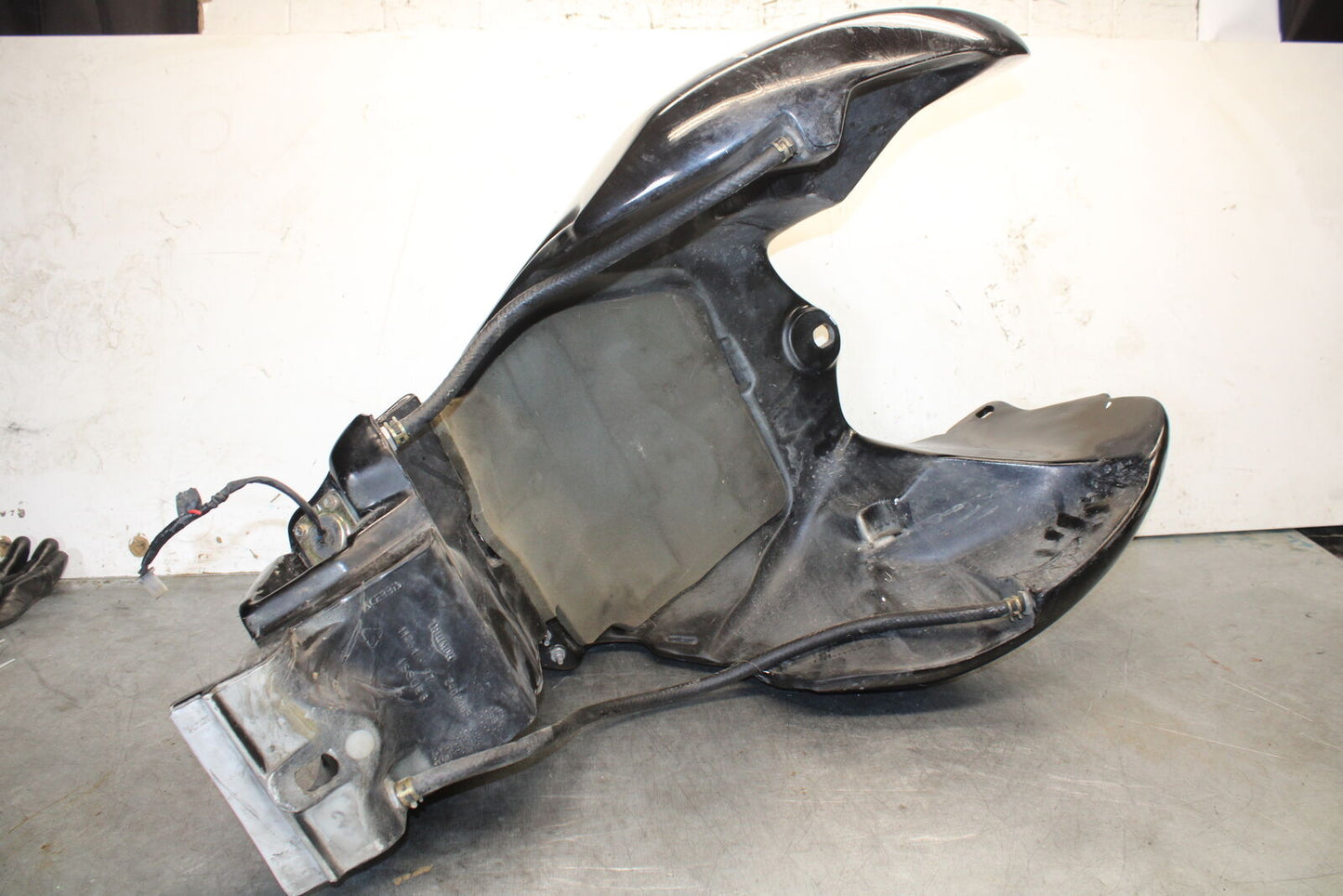 01-06 TRIUMPH TIGER 955I GAS TANK FUEL CELL PETROL RESERVOIR BB693