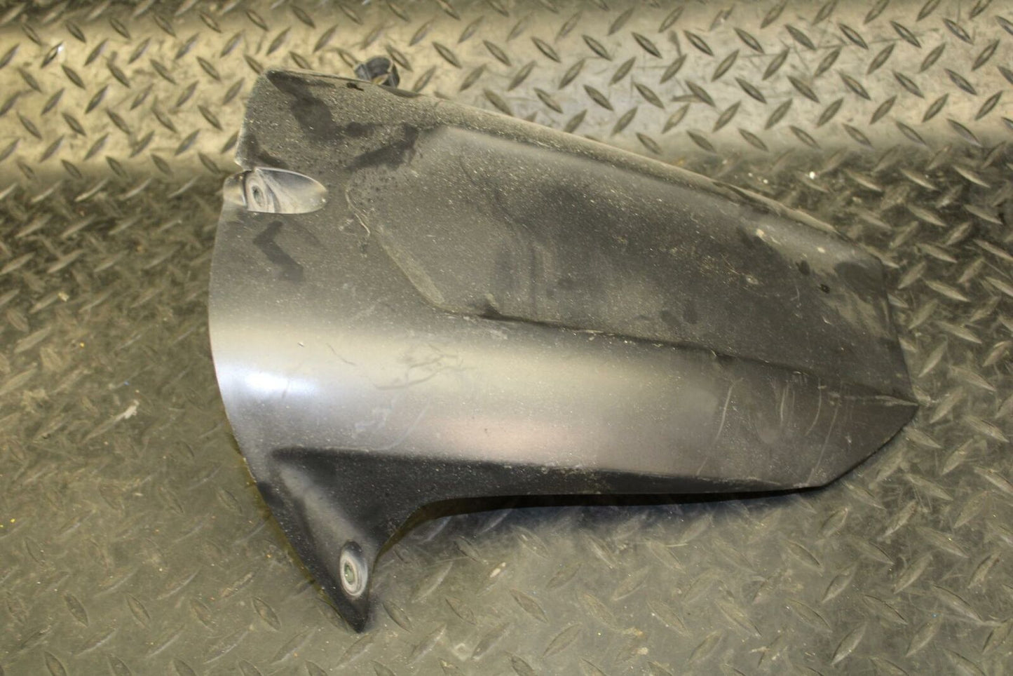 01-06 YAMAHA YZF R6S REAR BACK WHEEL TIRE HUGGER FENDER BB169