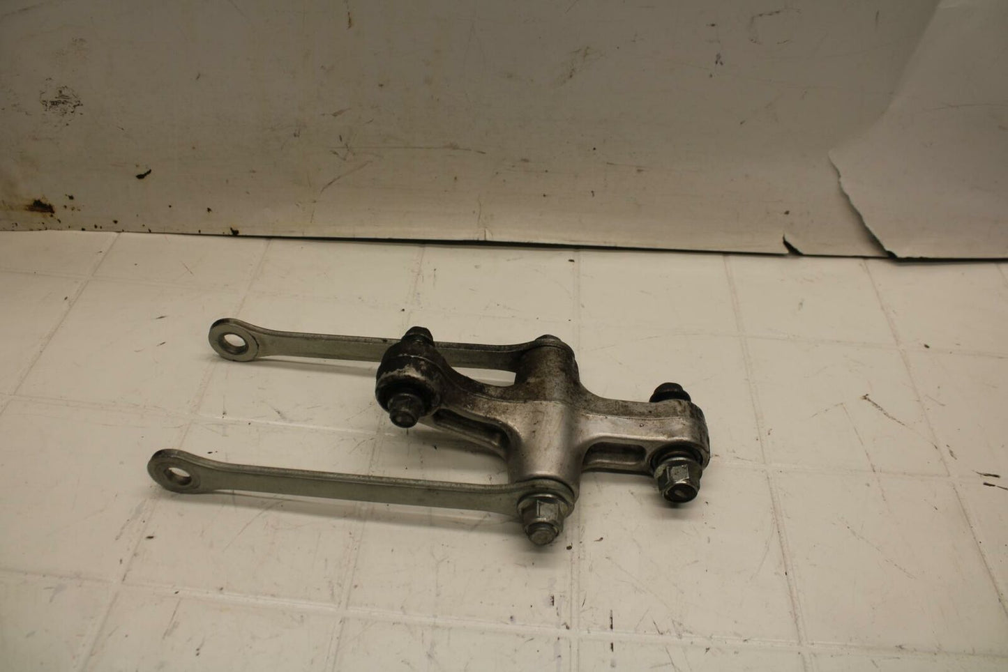 04-05 SUZUKI KATANA 600 REAR DOGBONE SHOCK LINKAGE LINK BB09