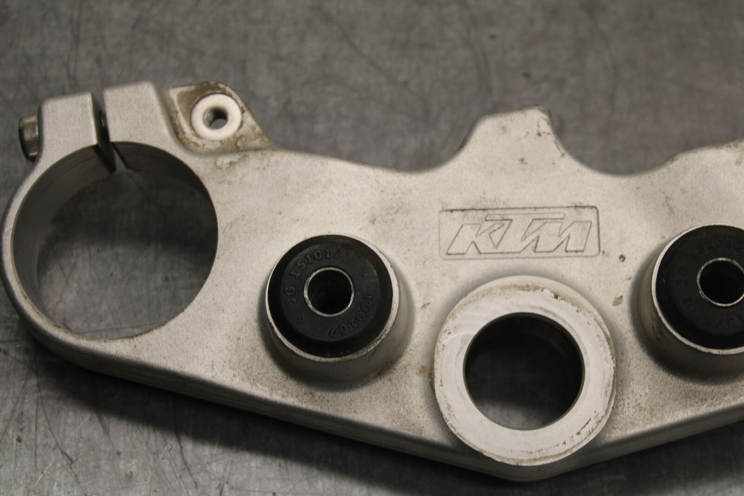 13-16 KTM 390 DUKE FORKS UPPER TRIPLE TREE CLAMP BB748