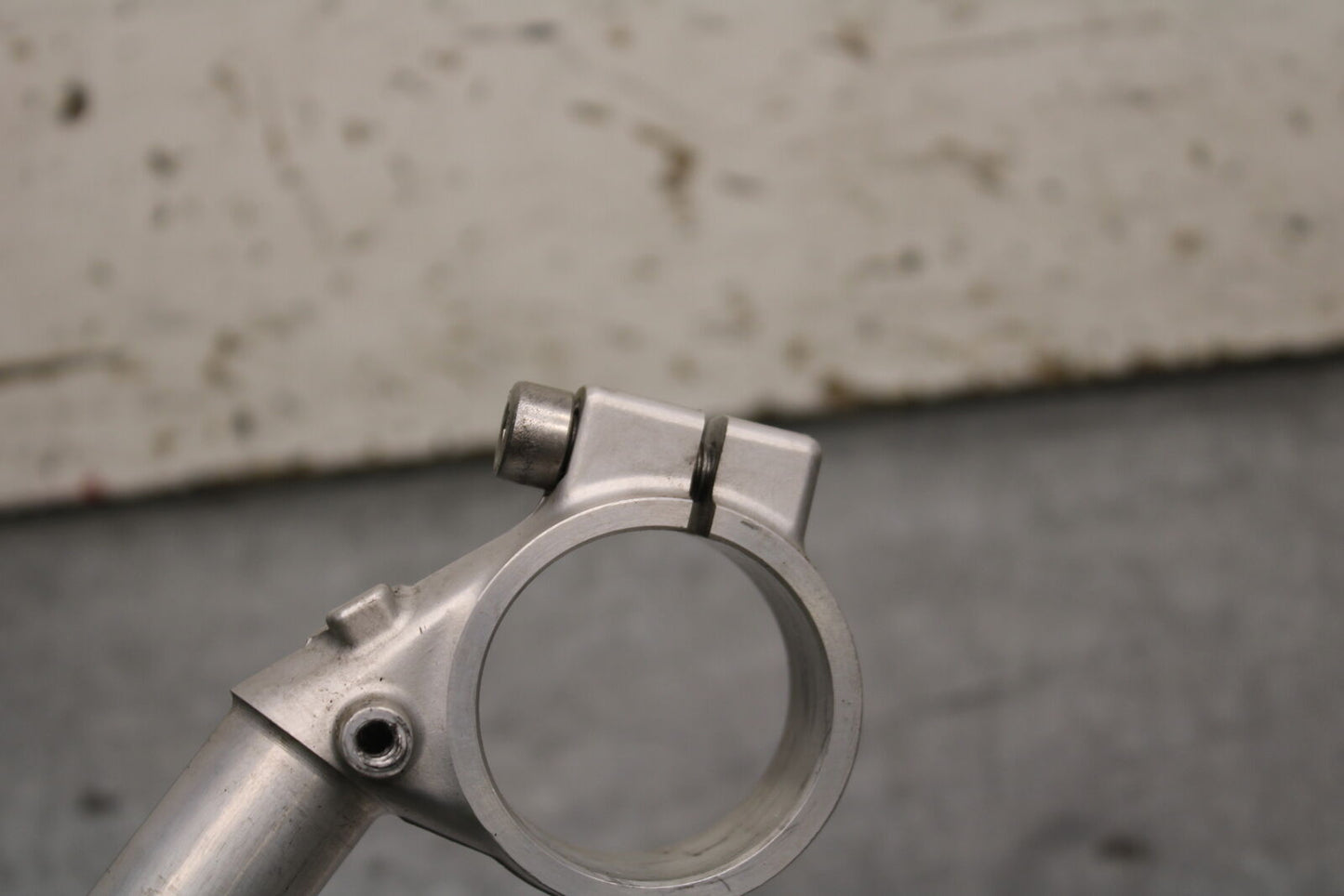 03-04 TRIUMPH DAYTONA 600 RIGHT CLIP ON HANDLEBAR BB745