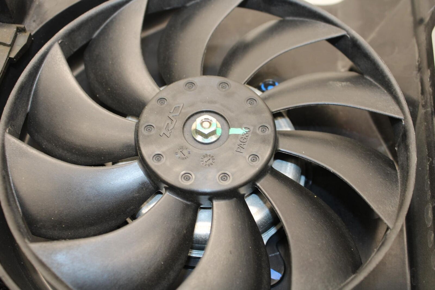 19-22 KAWASAKI Z400 ENGINE RADIATOR COOLING FAN BB70