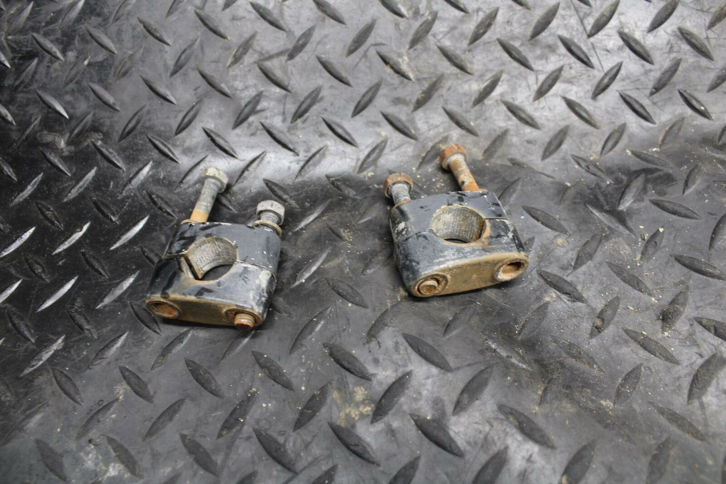 85-86 SUZUKI QUADRACER 250 HANDLEBAR RISERS CLAMPS BB210