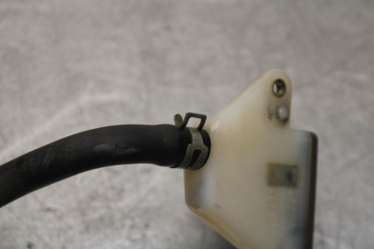 01-03 SUZUKI GSXR600 RIGHT REARSET REAR SET DRIVER FOOT PEG REST STOP BB633