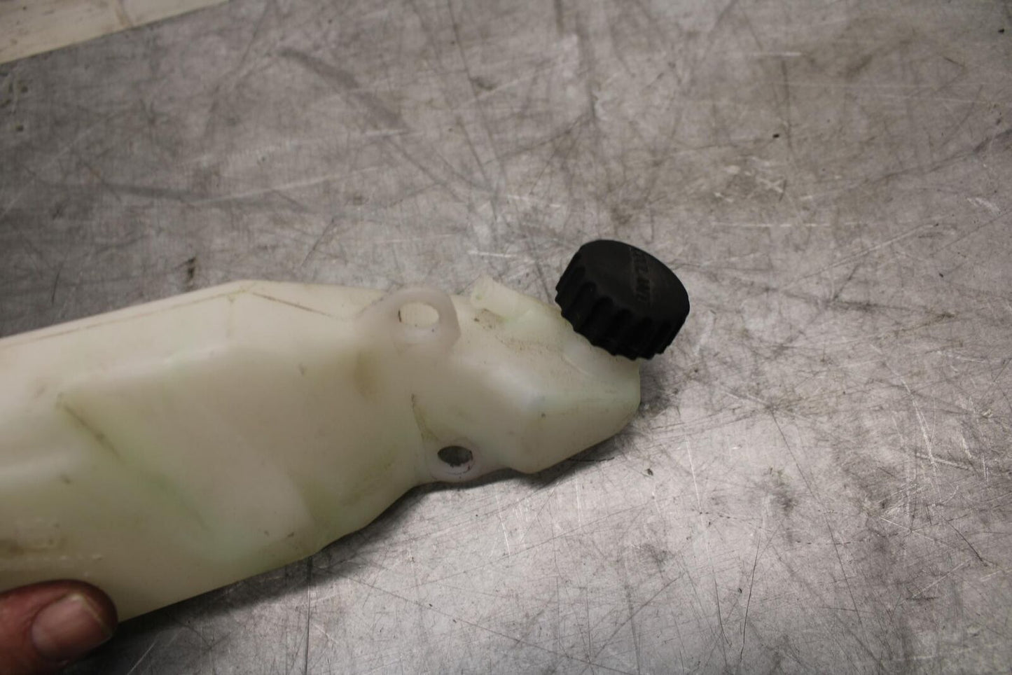 21 HUSQVARNA VITPILEN 401 COOLANT WATER TANK RESERVOIR BOTTLE BB467