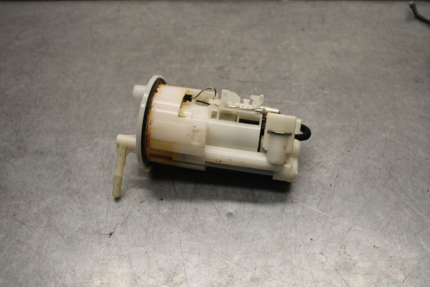 09-11 TRIUMPH DAYTONA 675 FUEL PUMP GAS PETROL SENDER UNIT BB652