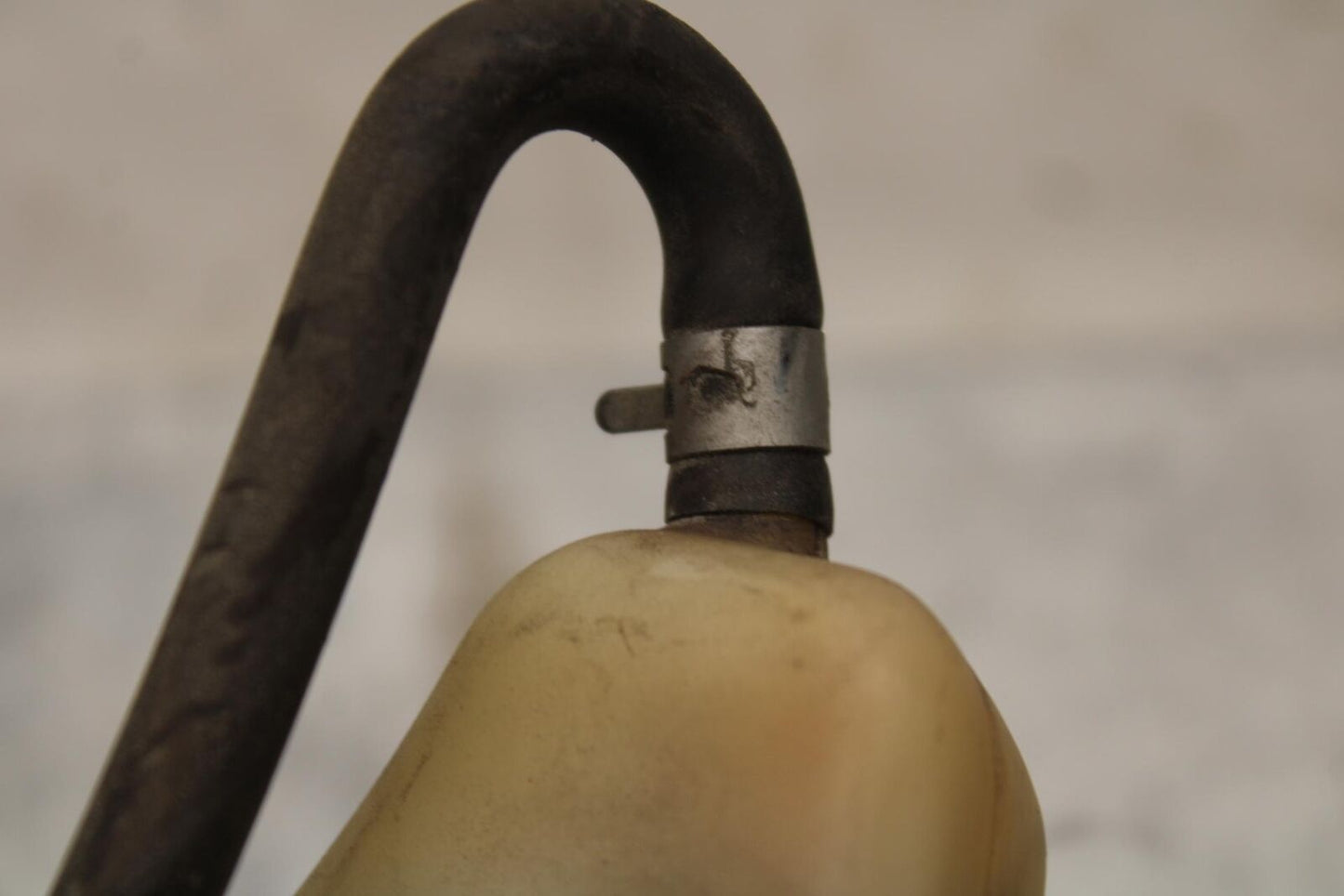 1999 Suzuki GSXR600 COOLANT WATER TANK RESERVOIR BOTTLE BB580