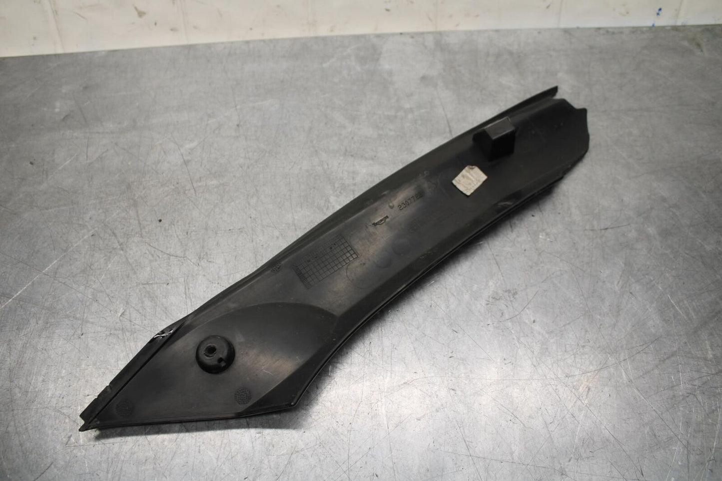 2001 Suzuki GSXR600 LEFT INNER FAIRING COWL PANEL TRIM OEM BB584