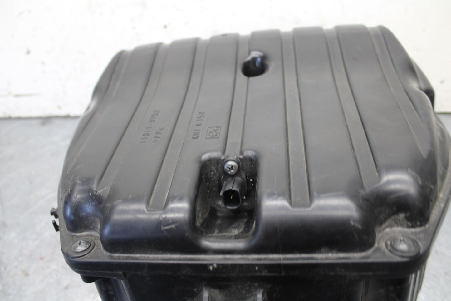 13-18 KAWASAKI NINJA ZX6R AIRBOX AIR INTAKE FILTER BOX BB682