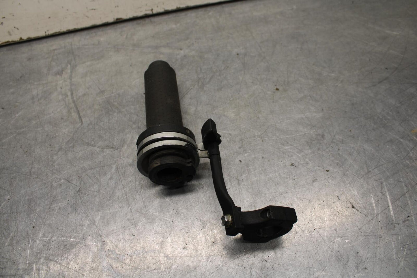 93-07 YAMAHA VMAX 1200 RIGHT THROTTLE GRIP BB634