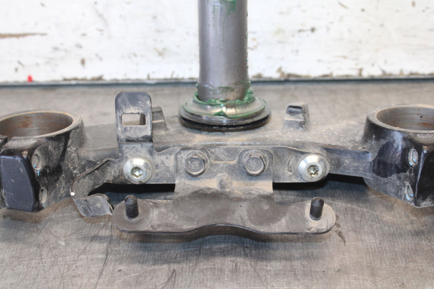 19-22 KAWASAKI Z400 FRONT FORKS CLAMP LOWER TRIPLE TREE STEM BB708
