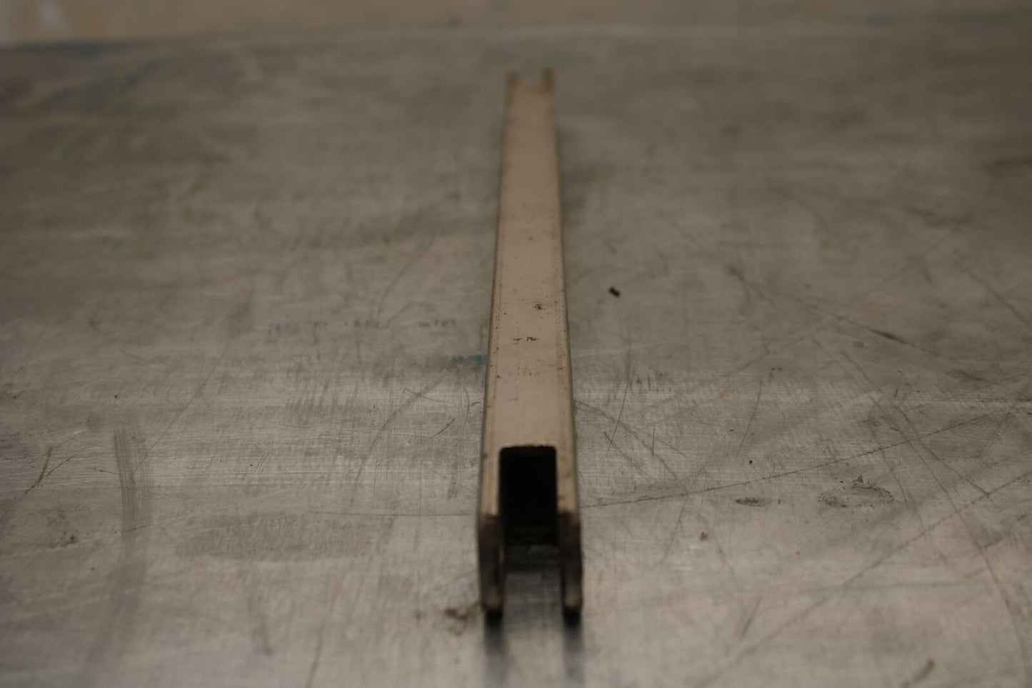 85 YAMAHA RZ500 REAR BACK BRAKE TORQUE ROD SHAFT BAR BB27 A